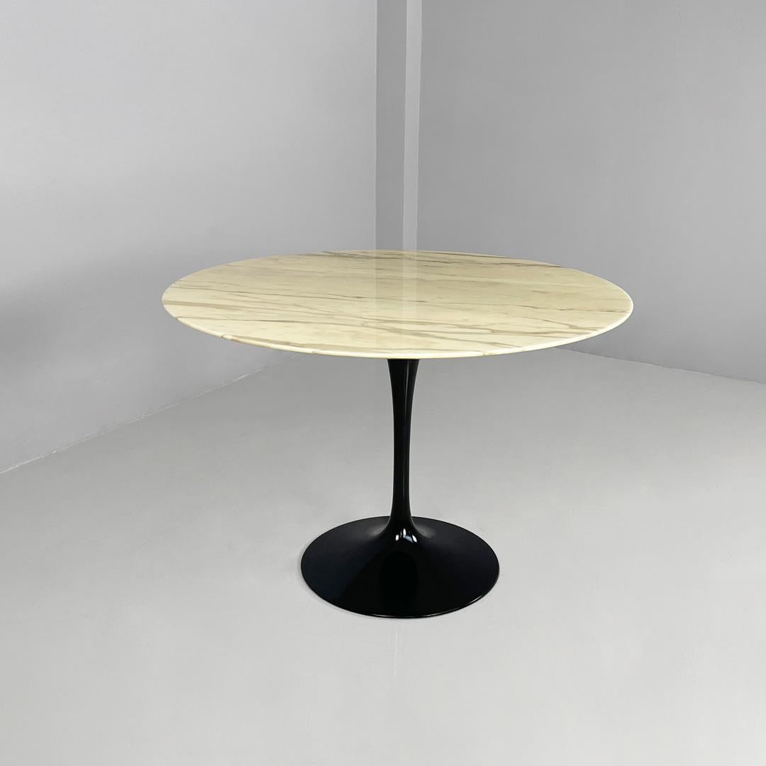 Modern Italian modern round dining table Tulip by Eero Saarinen for Knoll, 2000s For Sale