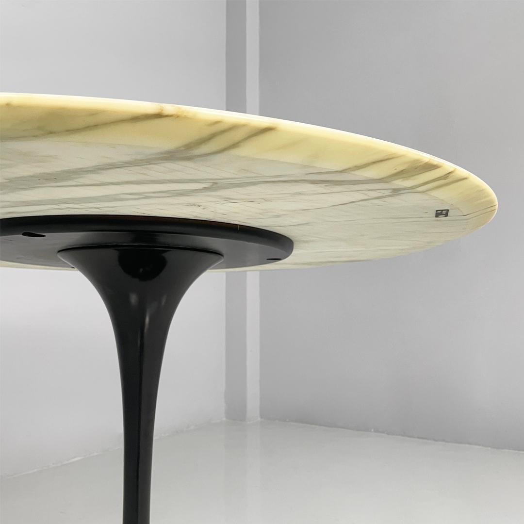 Metal Italian modern round dining table Tulip by Eero Saarinen for Knoll, 2000s For Sale