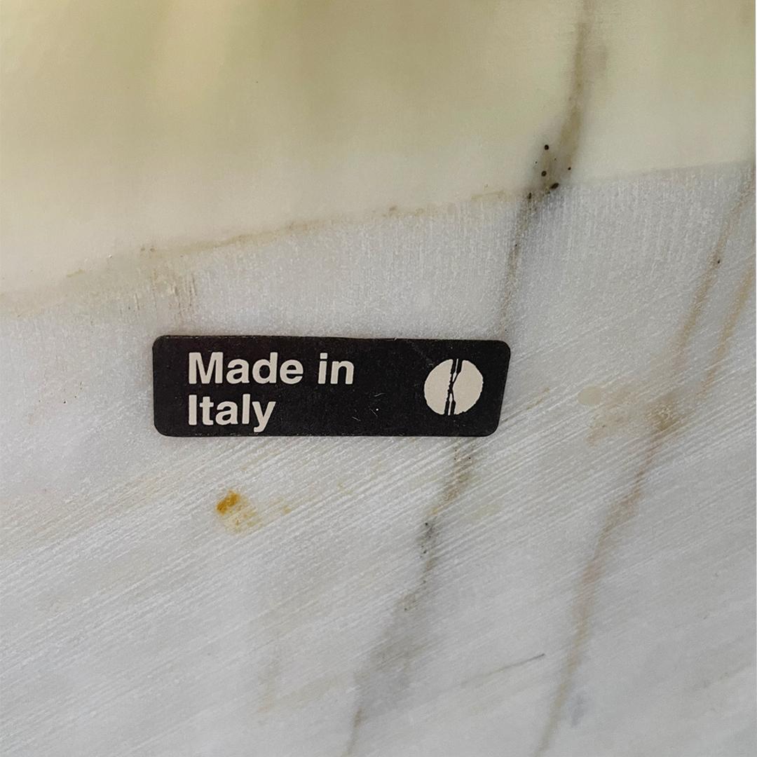 Italian modern round dining table Tulip by Eero Saarinen for Knoll, 2000s For Sale 1