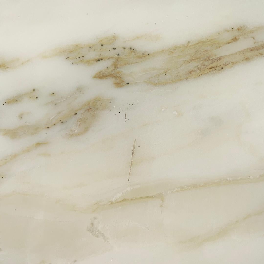 Italian modern round dining table Tulip by Eero Saarinen for Knoll, 2000s For Sale 3