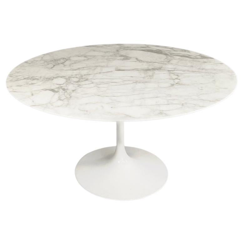 Italian modern round dining table Tulip by Eero Saarinen for Knoll, 2000s For Sale