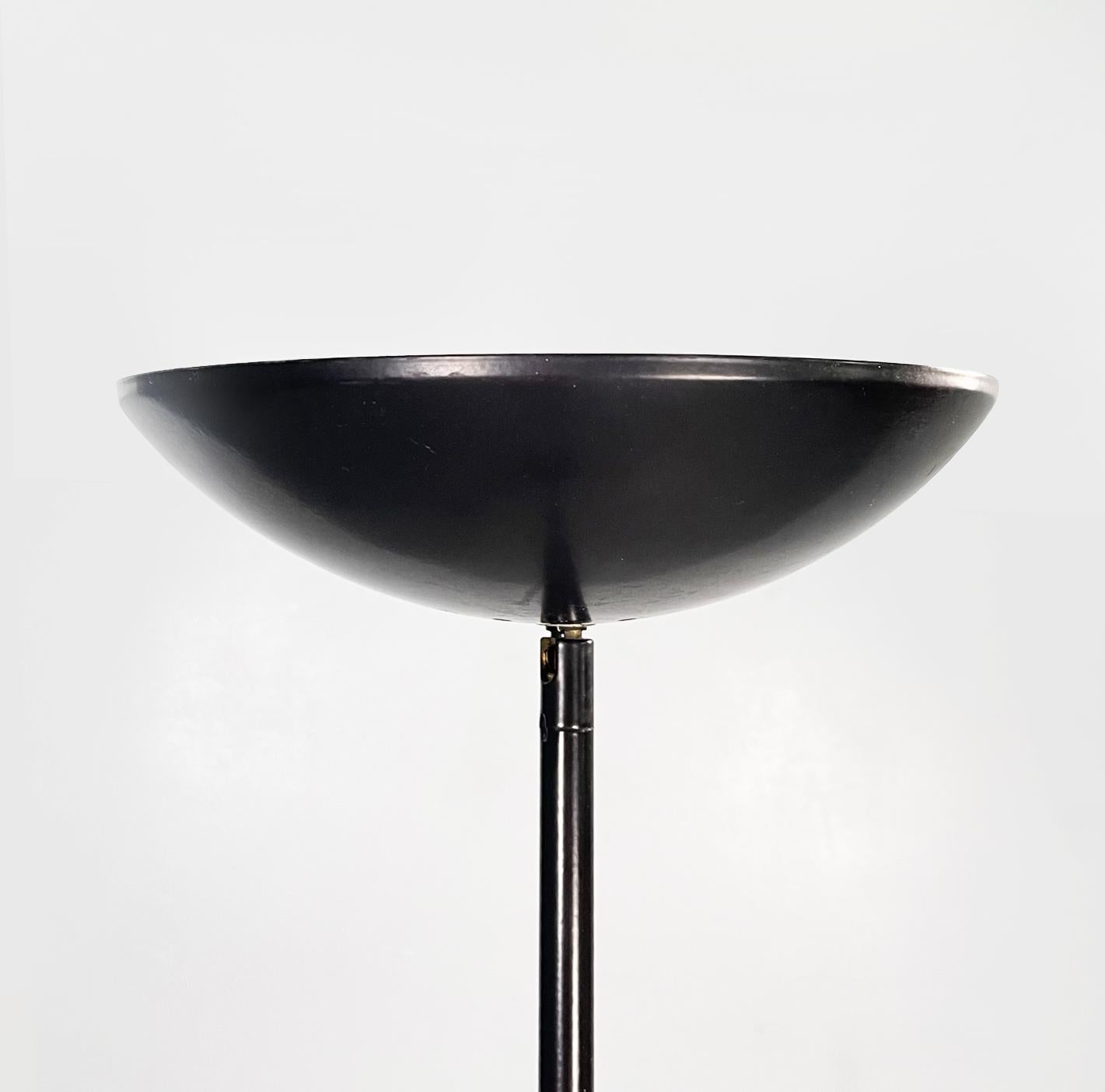 Moderne Lampadaire rond moderne italien en métal noir, années 1990 en vente