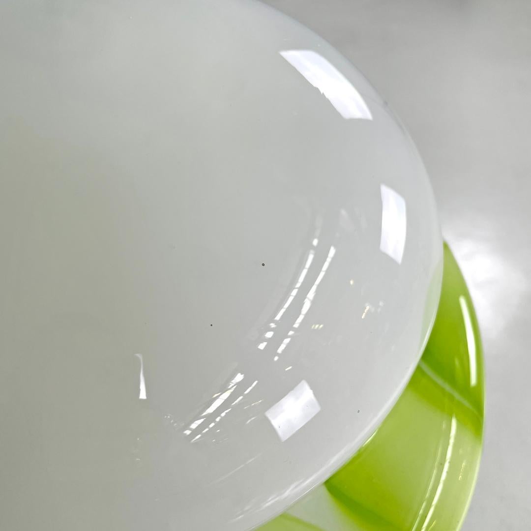 Italian modern round floor lamp in green and white Murano glass, 1970s For Sale 4