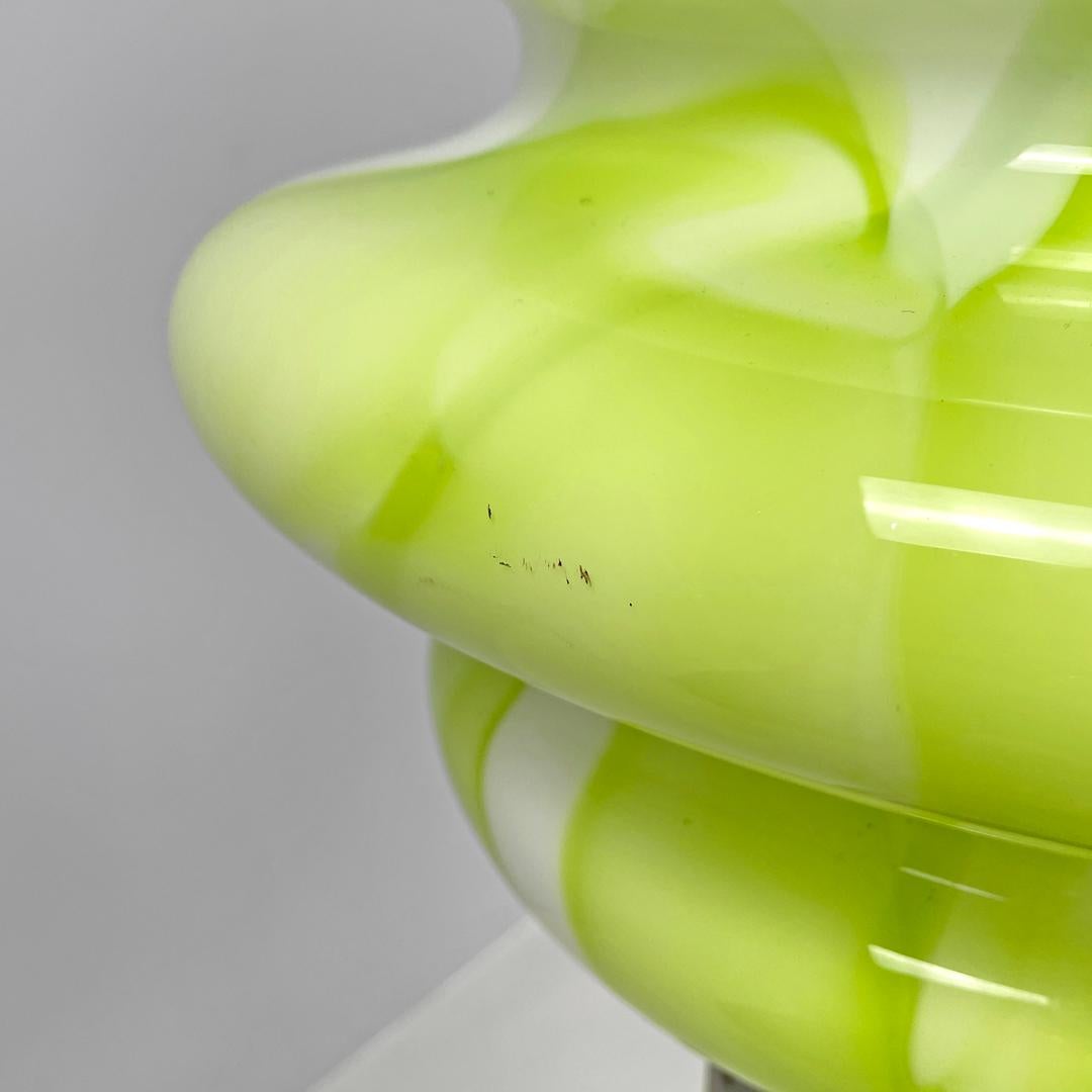 Italian modern round floor lamp in green and white Murano glass, 1970s For Sale 6