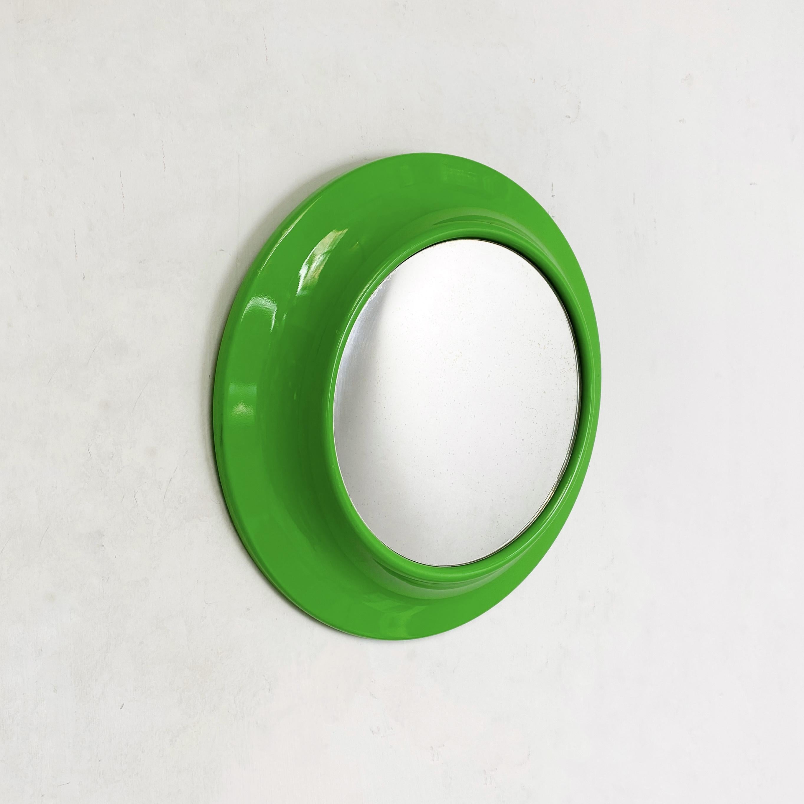 Italian Modern Round Green Plastic Mirror, 1980s In Good Condition In MIlano, IT