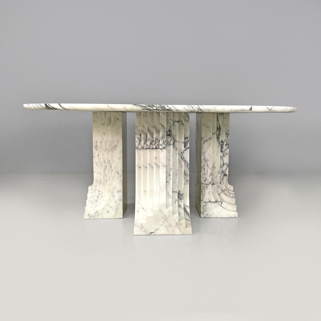 Marmo Tavolo moderno italiano rotondo in marmo Samo di Carlo Scarpa per Simon Gavina, anni '70 in vendita