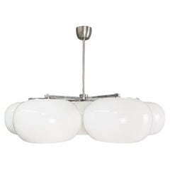 Lampadario moderno italiano rotondo in vetro opalino e metallo, anni '70