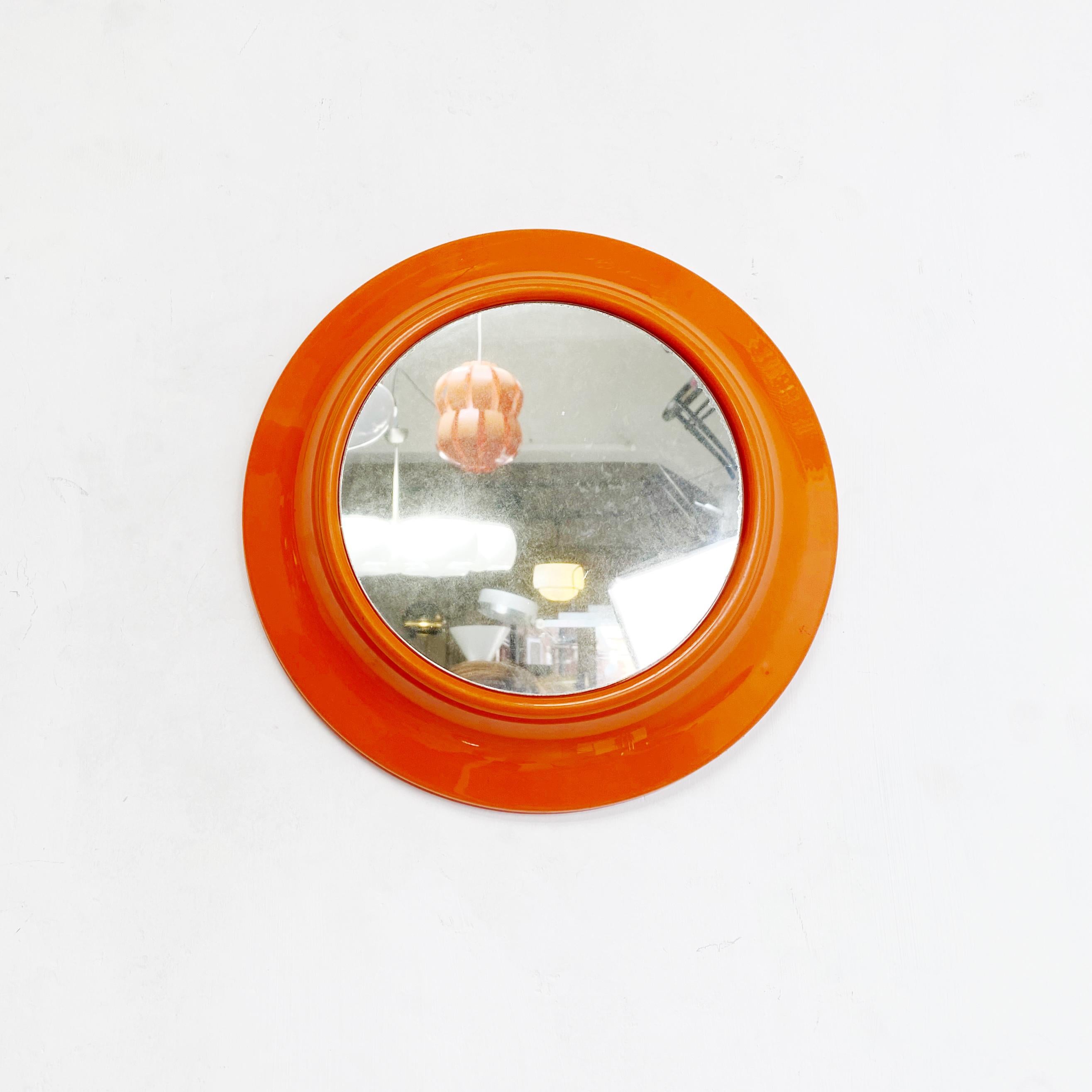 Italian Modern Round Orange Plastic Mirror, 1980s In Good Condition In MIlano, IT