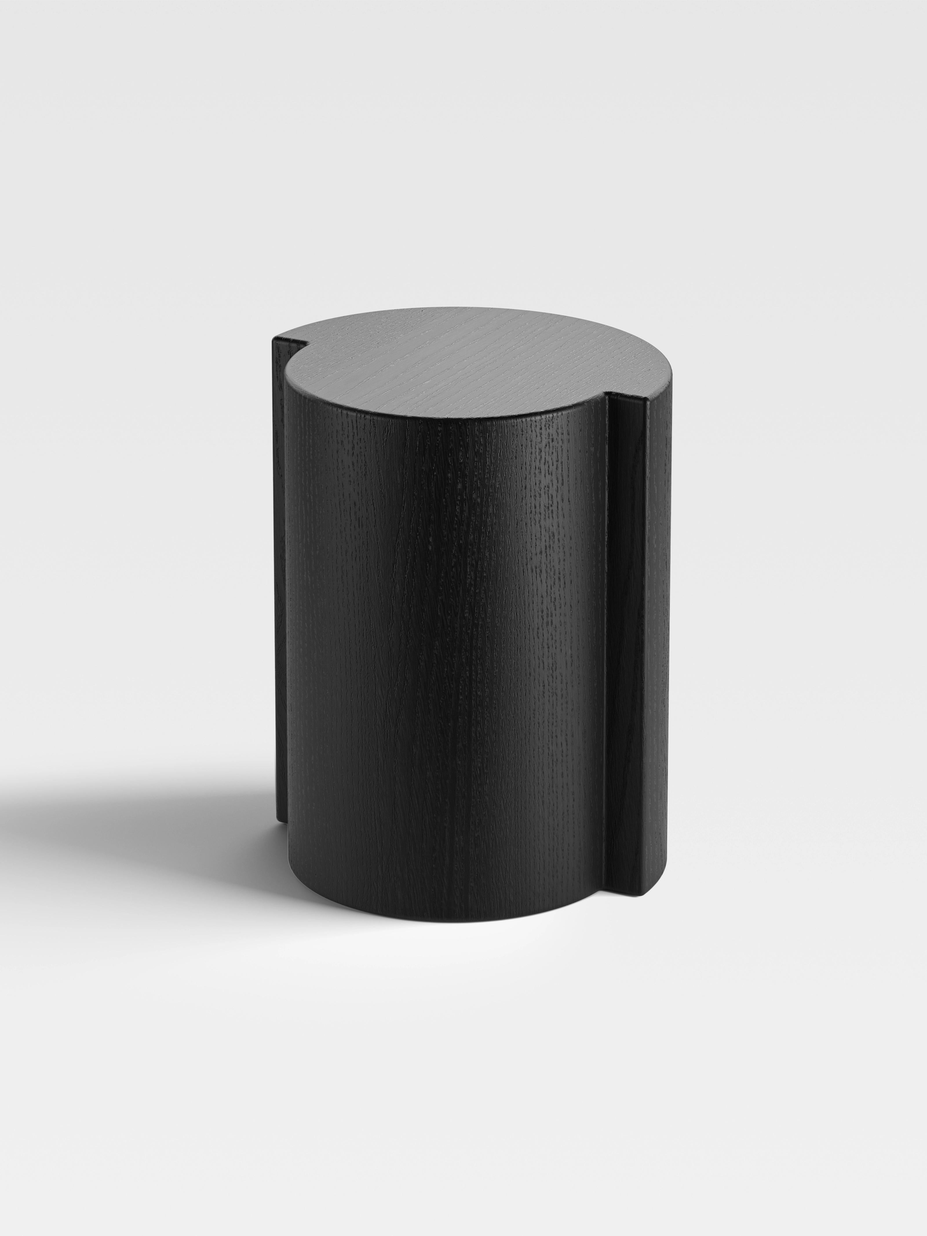 Table d'appoint ronde et tabouret modernes italiens en Oak Oak noir Neuf - En vente à Milano, IT