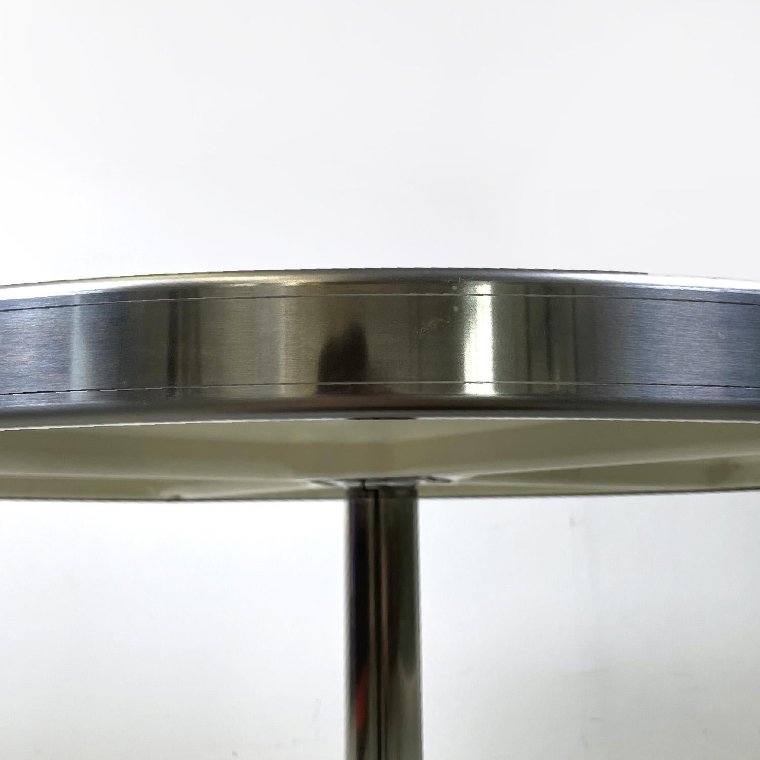 Italian modern round steel dining table, 1970s In Good Condition For Sale In MIlano, IT
