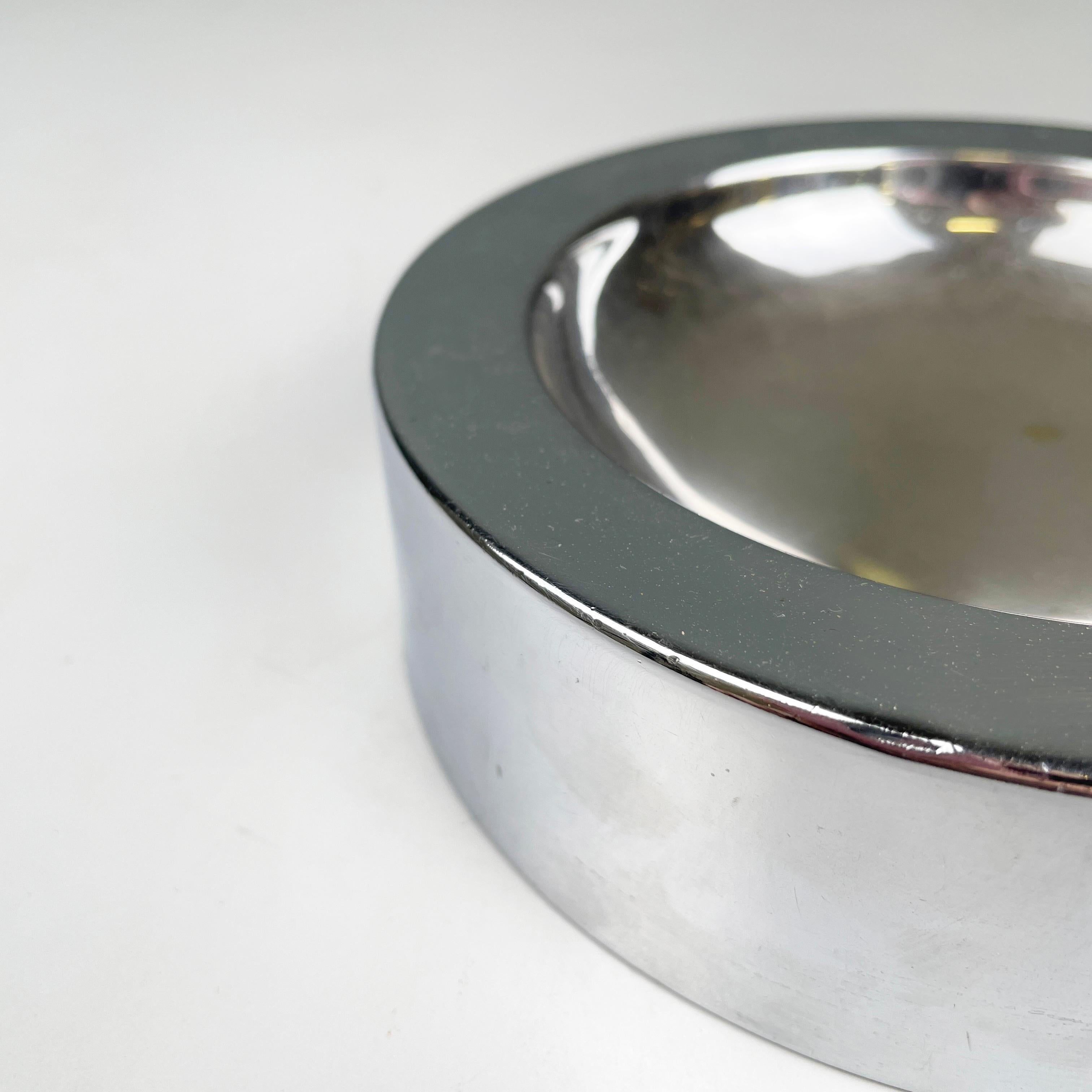 Italian modern round table ashtray in steel by Dada International Design, 1980s In Good Condition For Sale In MIlano, IT