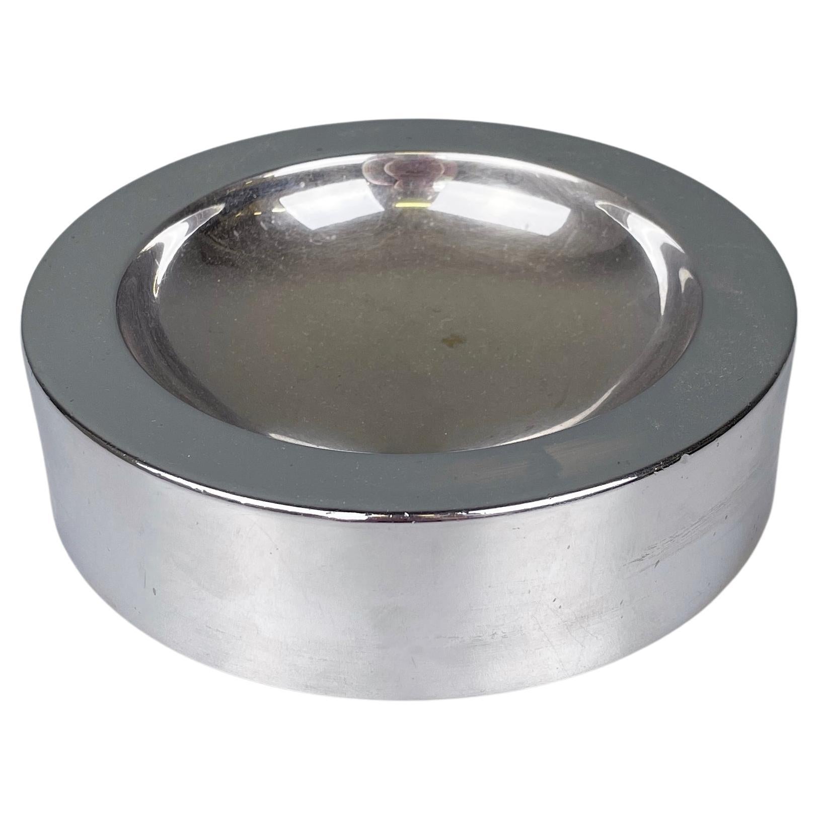Italian modern round table ashtray in steel by Dada International Design, 1980s For Sale