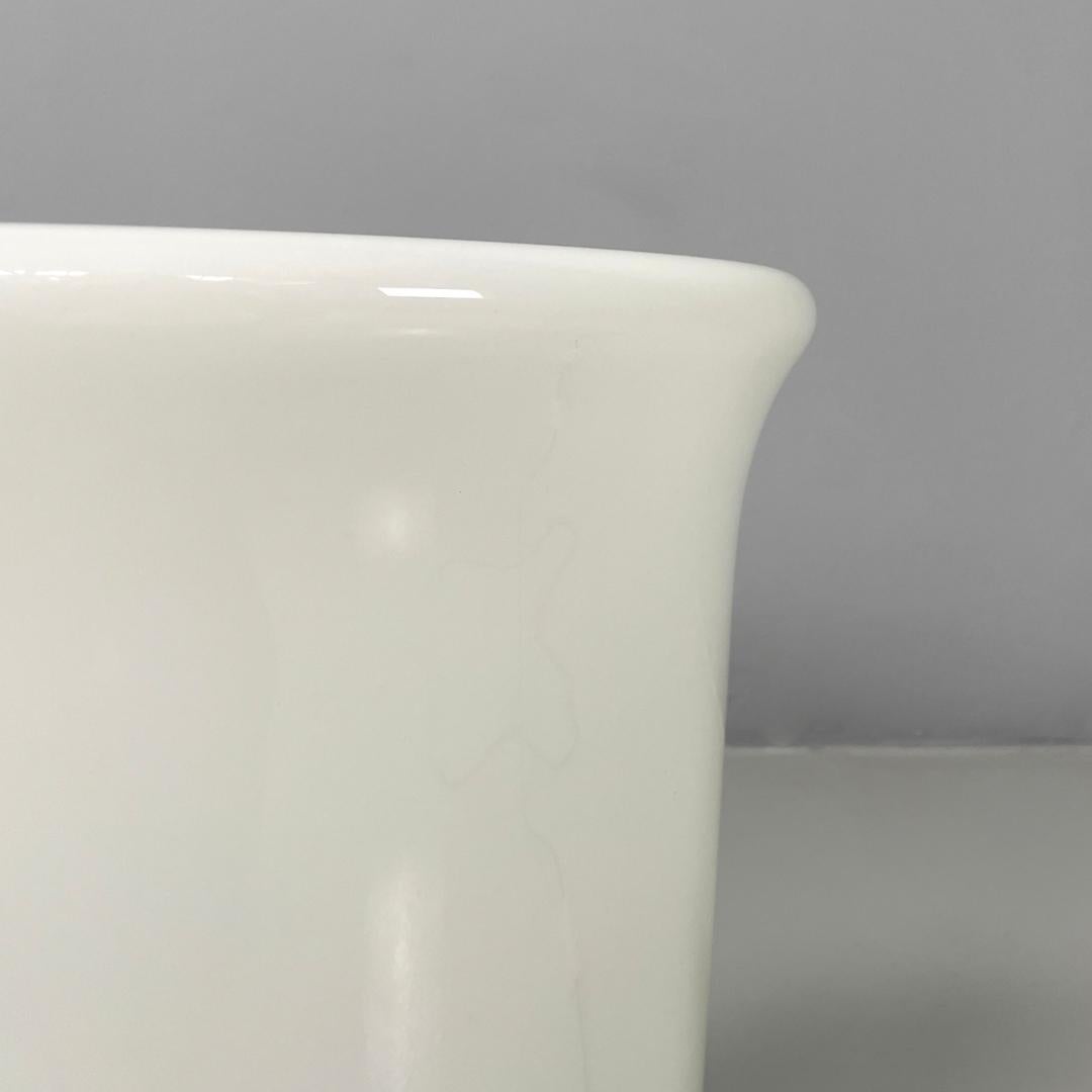 Italian modern round table lamp with curved profiles metal and white glass 1970s For Sale 5