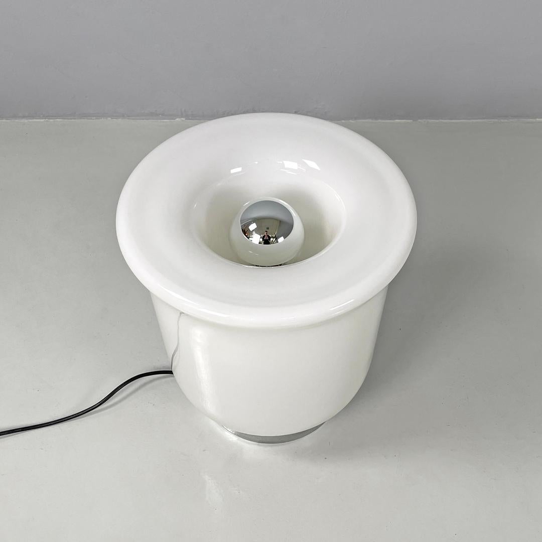Italian modern round table lamp with curved profiles metal and white glass 1970s For Sale 2