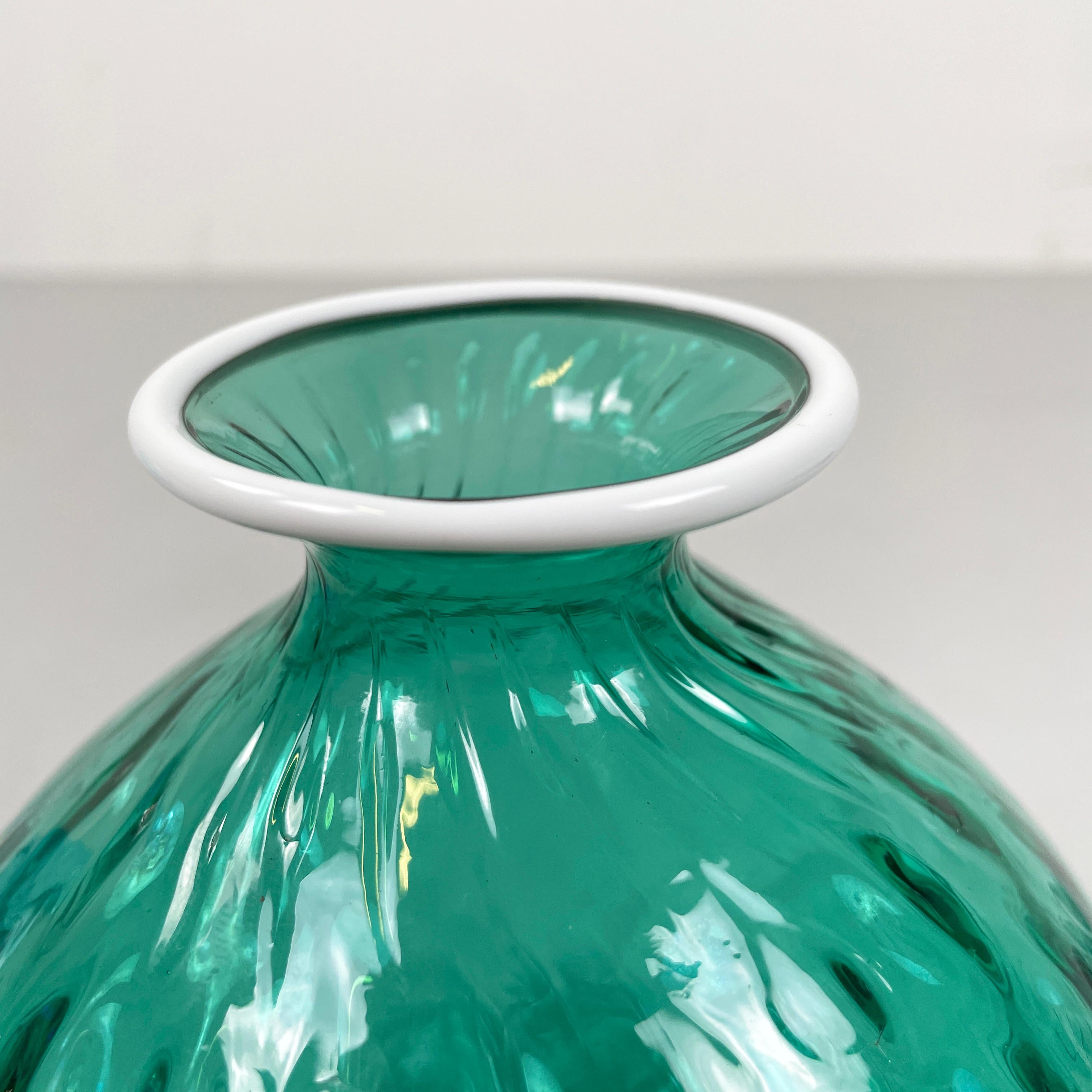 Late 20th Century Italian modern round vase in green and white Murano glass by Venini 1990s For Sale