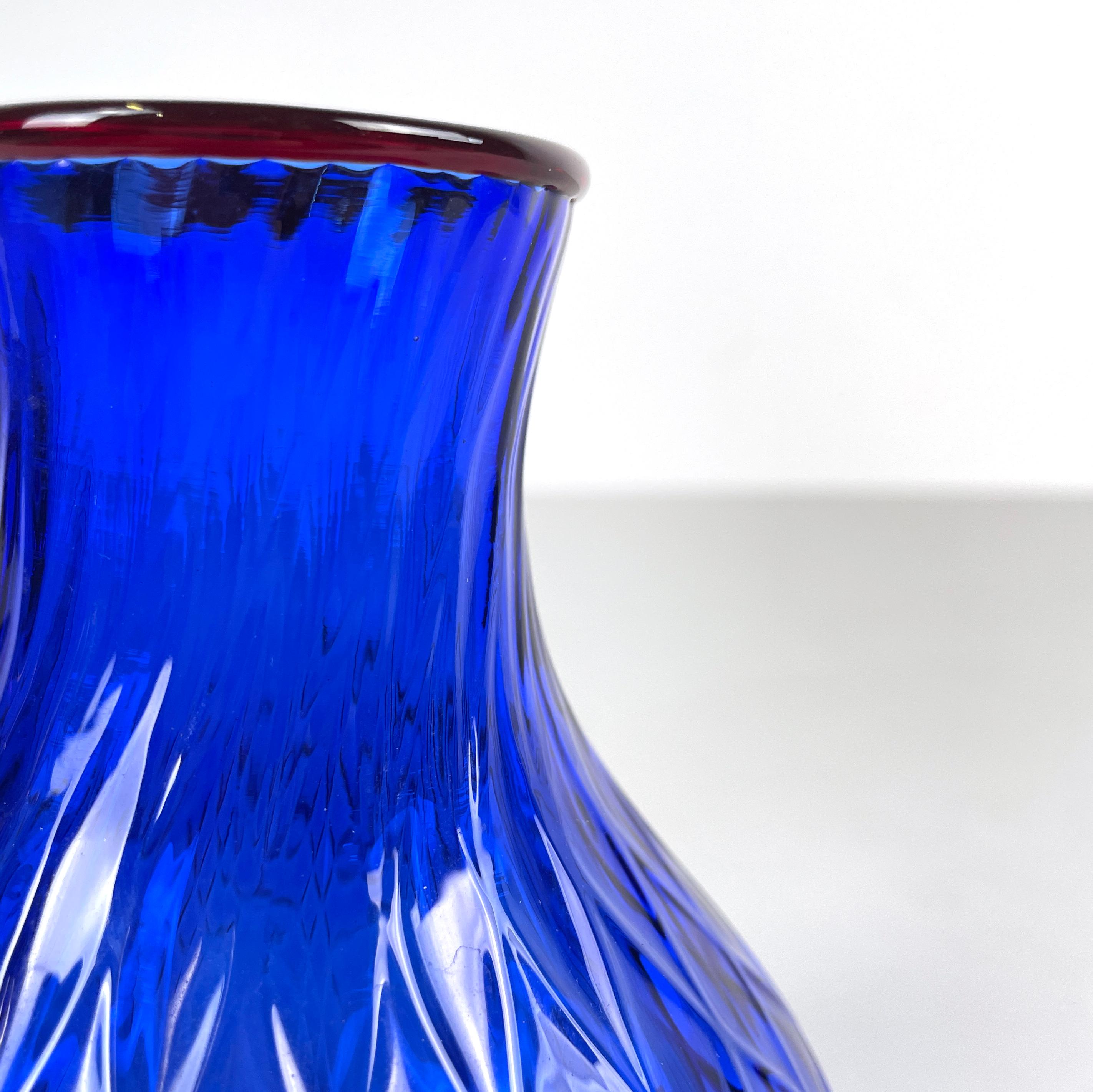 Murano Glass Italian modern Round vase in red and blue Murano glass by Venini 1990s For Sale
