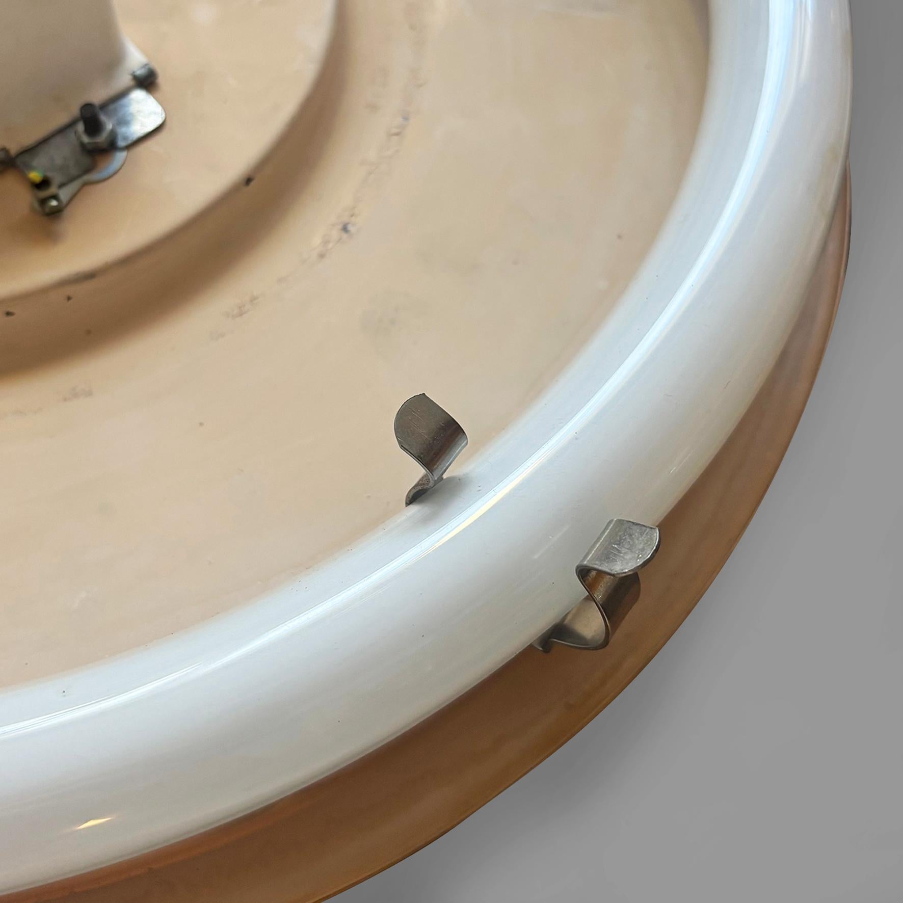 Italian modern round wall lamps in plastic and metal by Valenti, 1970s in vendita 3