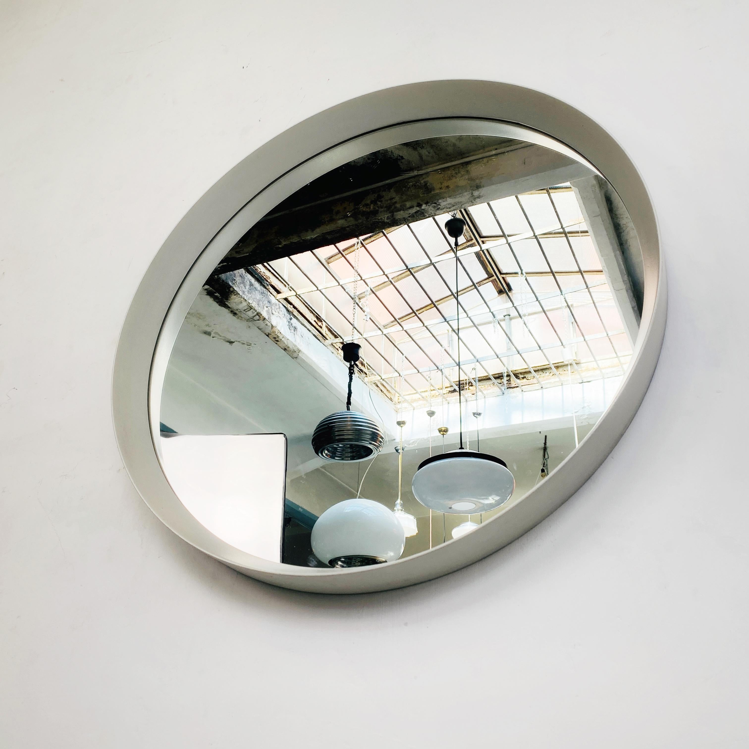 Italian Modern Round White Wood Wall Mirror, 1980s For Sale 1