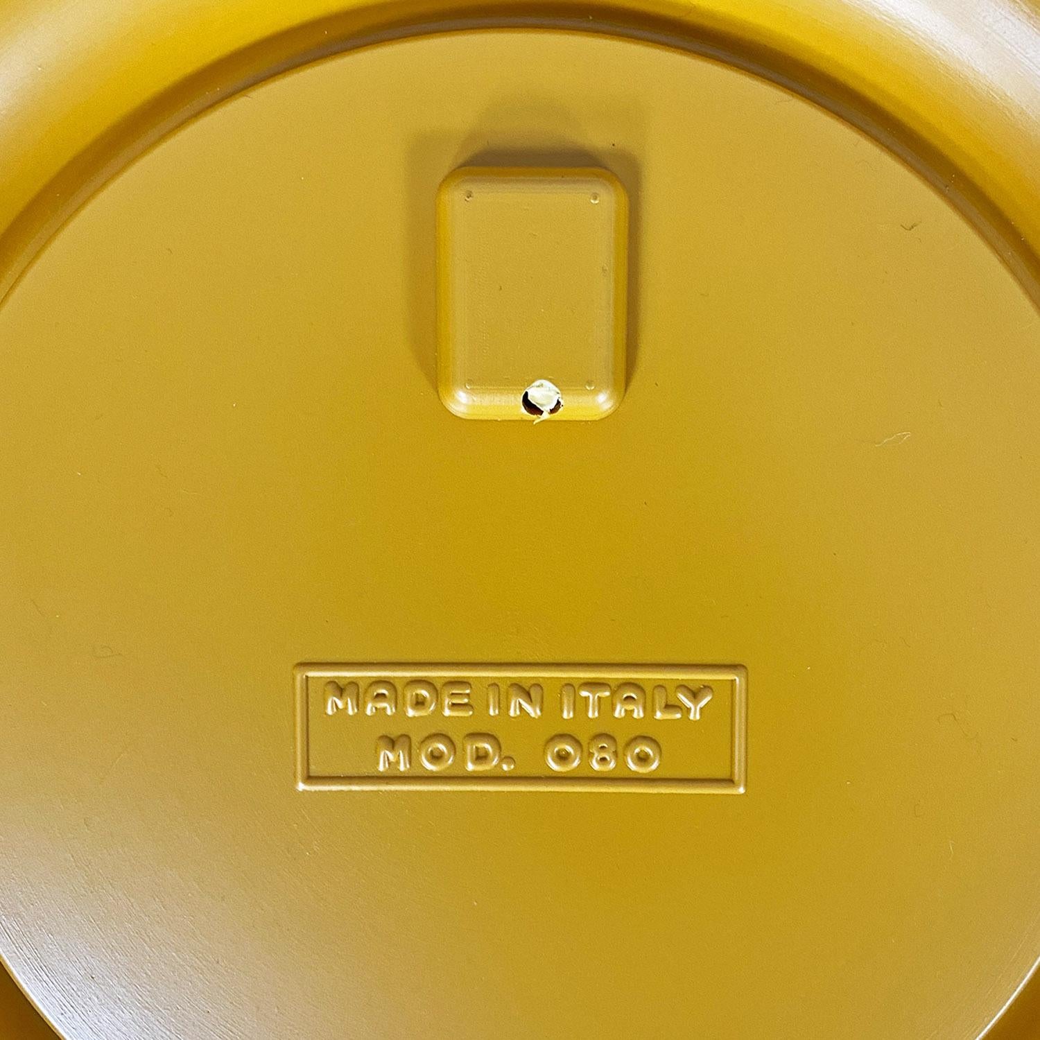 Moderner italienischer runder gelber ockerfarbener Kunststoffspiegel von Cattaneo Italien, 1980er Jahre im Angebot 6