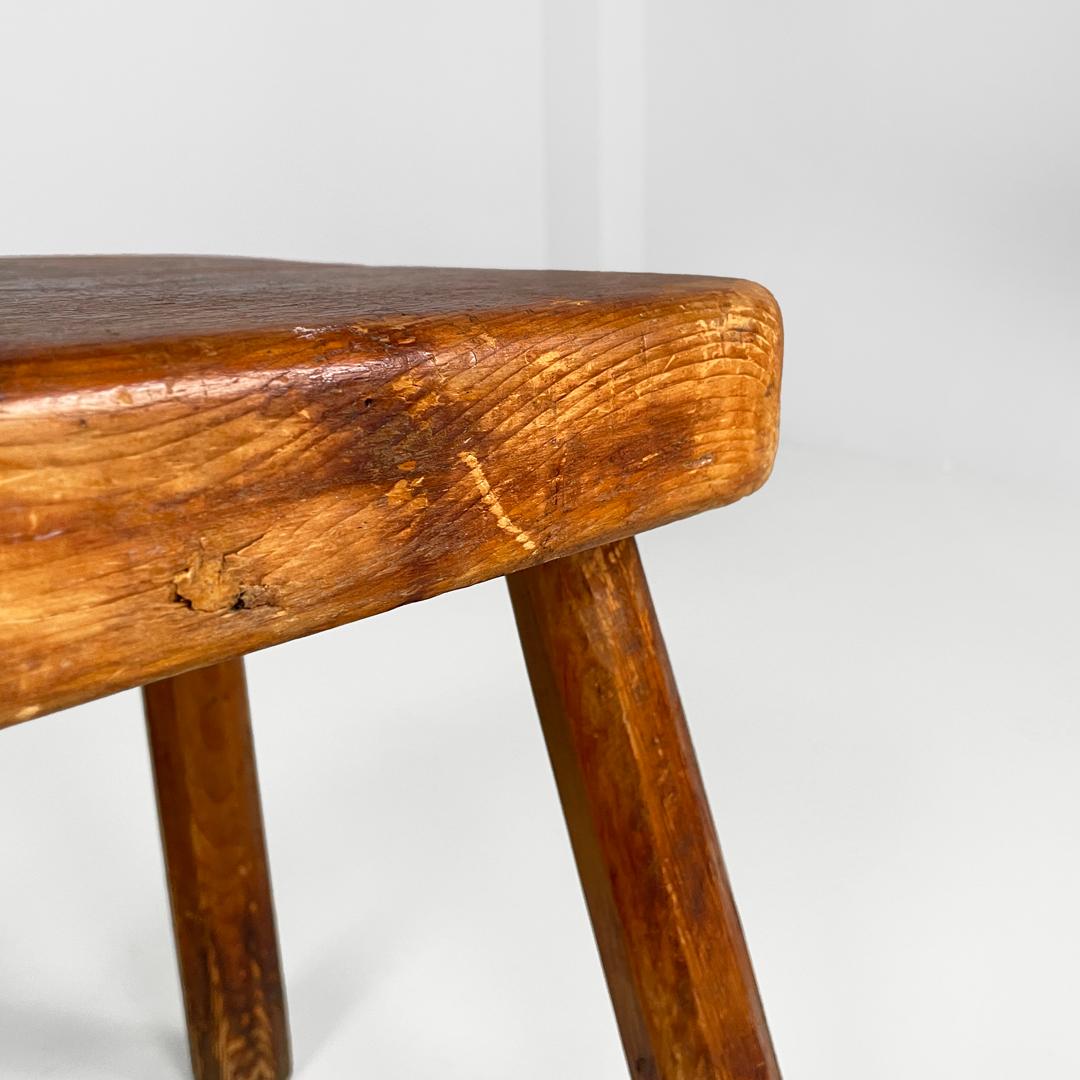 Tabourets en bois carrés arrondis modernes italiens, 1970 en vente 10