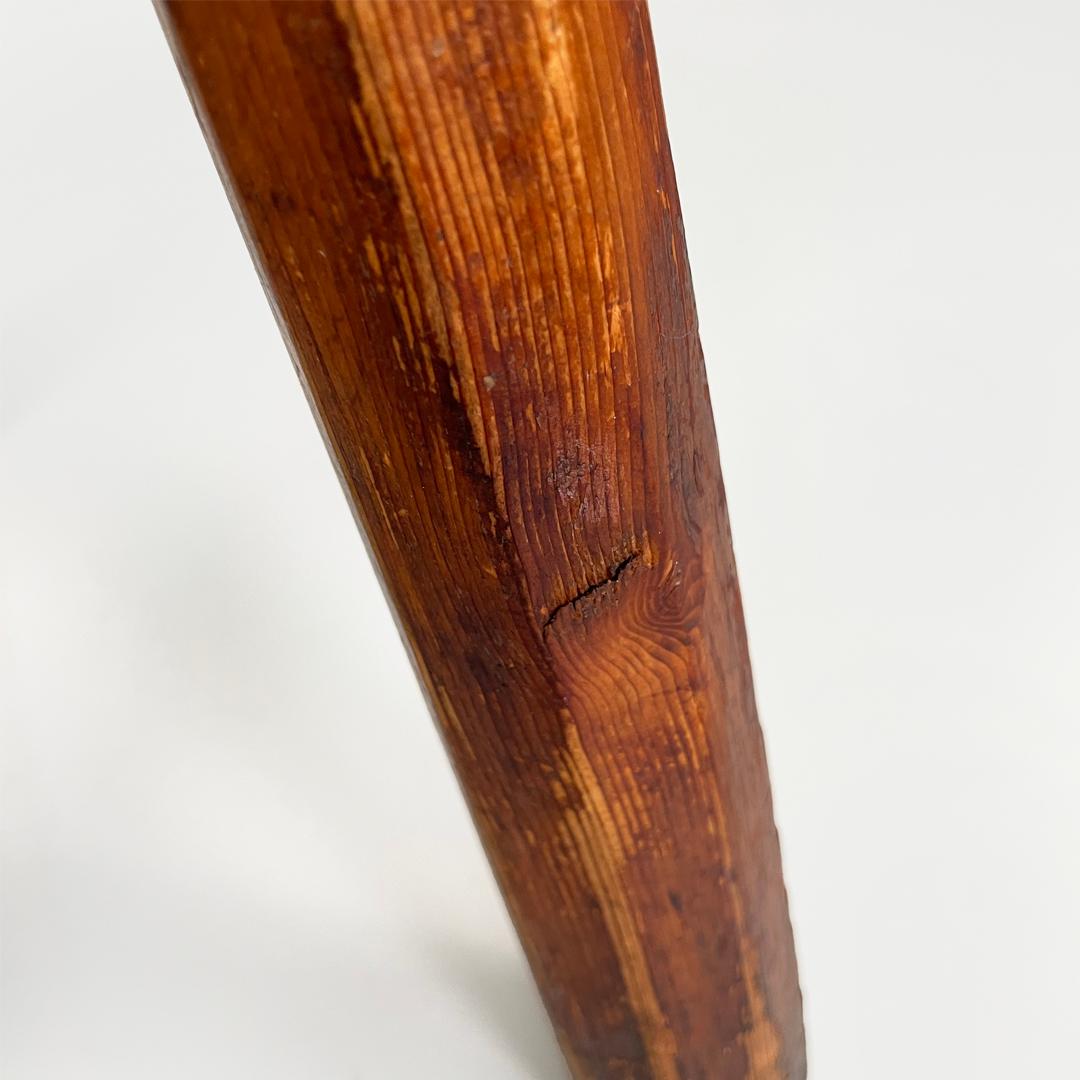 Tabourets en bois carrés arrondis modernes italiens, 1970 en vente 13