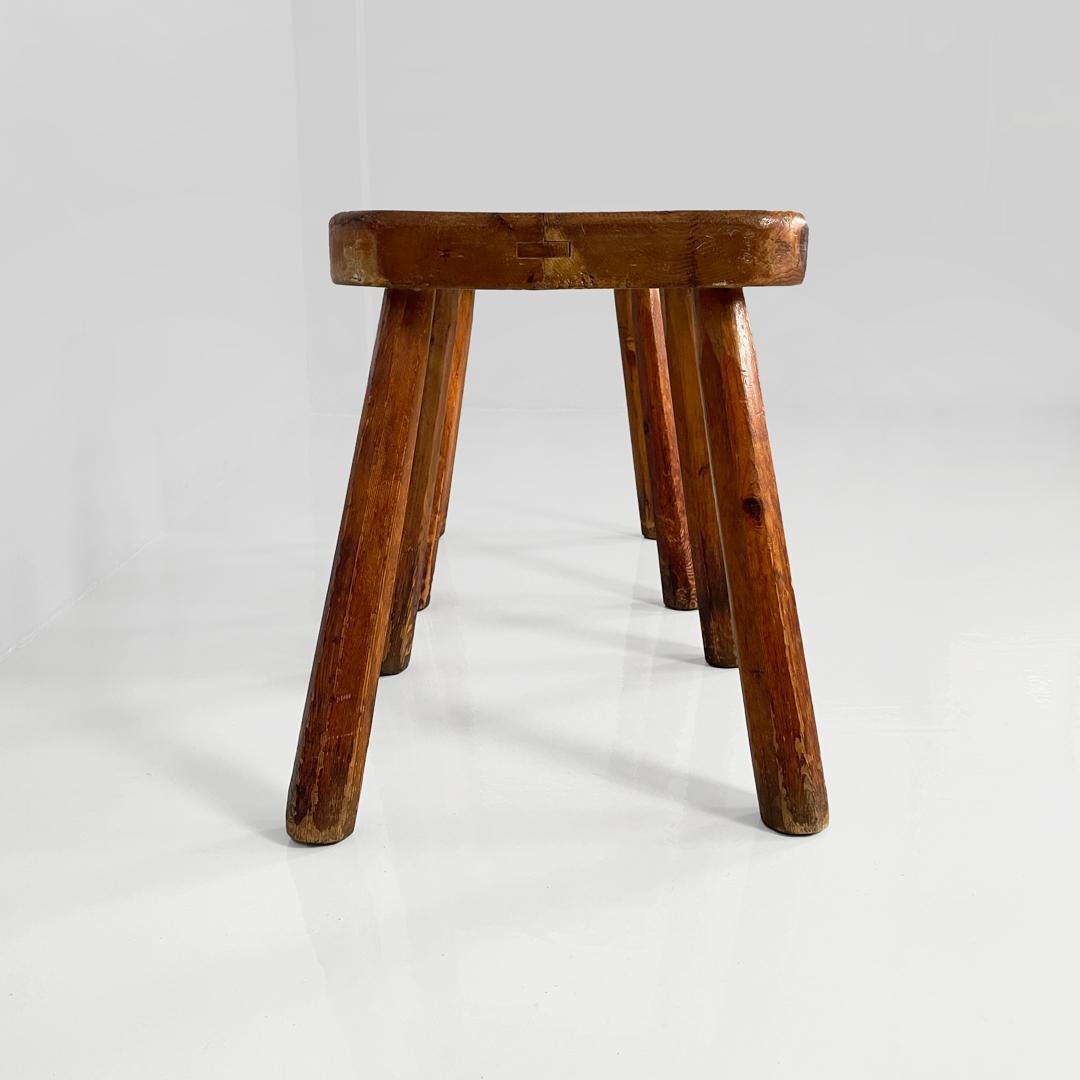 Tabourets en bois carrés arrondis modernes italiens, 1970 Bon état - En vente à MIlano, IT