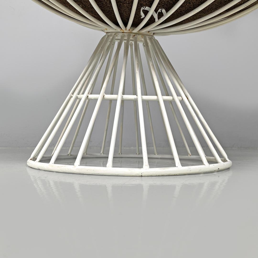 Poltrone moderne italiane arrotondate in metallo bianco con cuscini in tessuto marrone, anni '70 in vendita 9