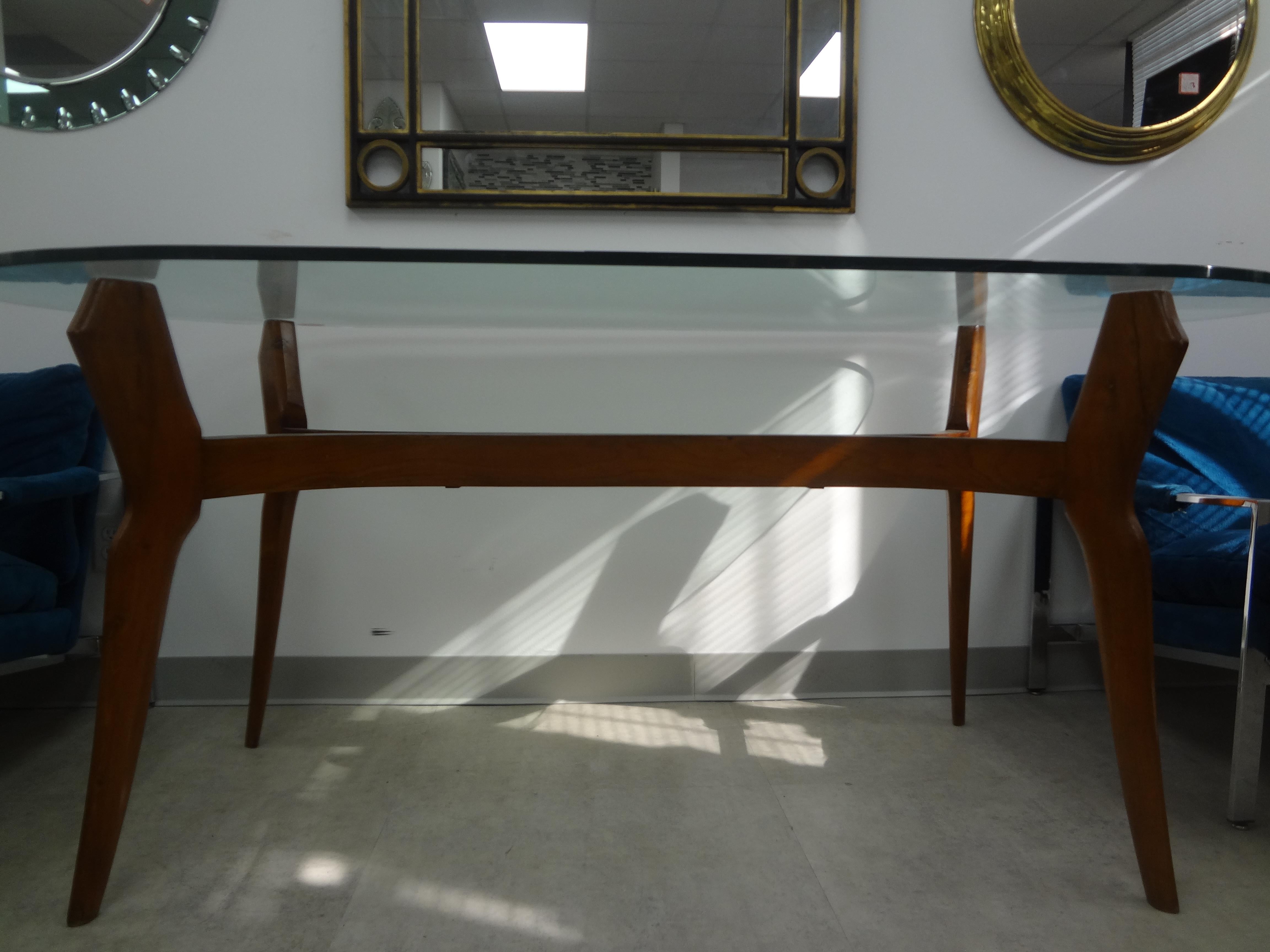 Italian Modern Sculptural Dining Table With Glass Top In Good Condition For Sale In Houston, TX