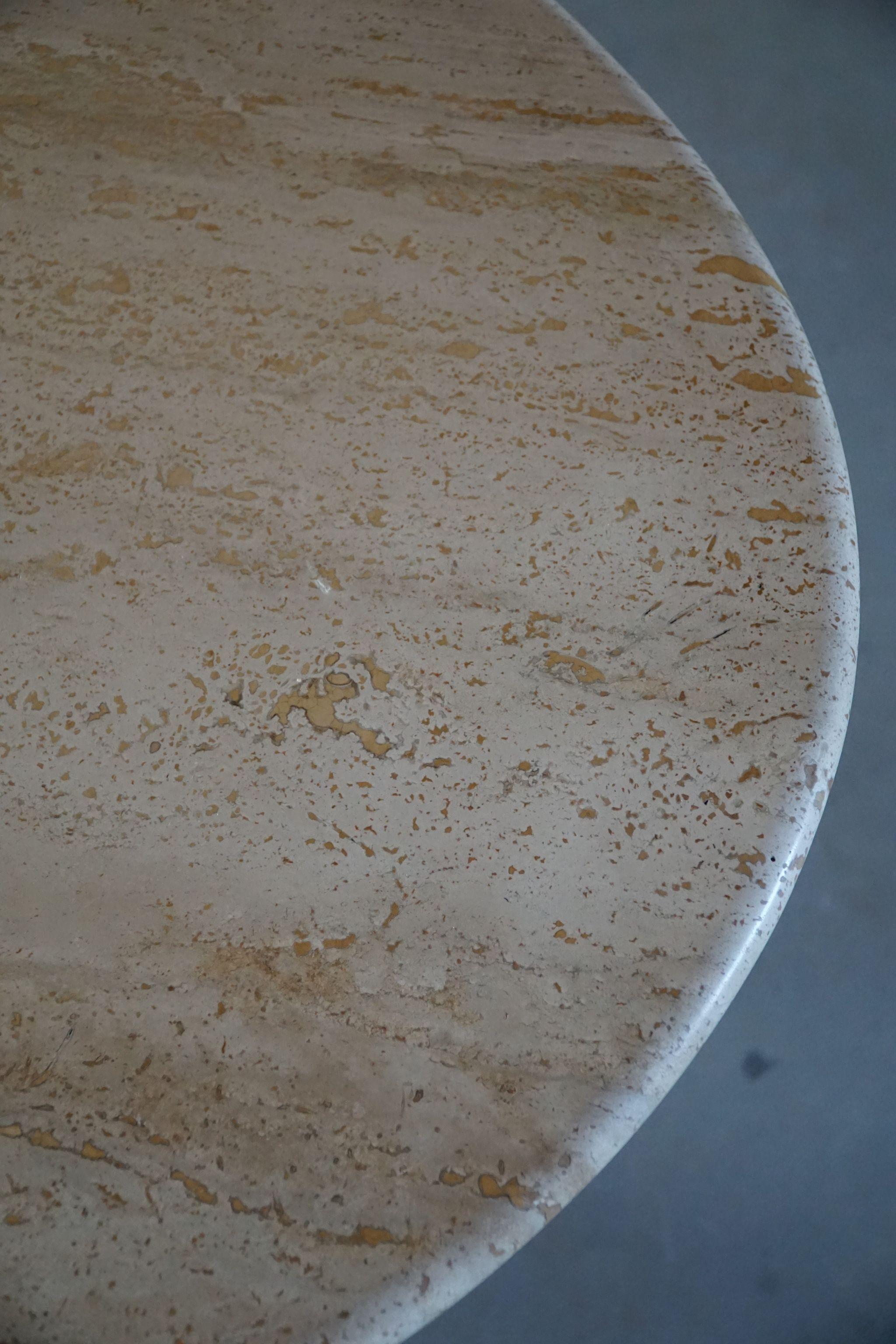 Italian Modern Sculptural Oval Dining Table in Marble, Made in 1970s In Good Condition In Odense, DK