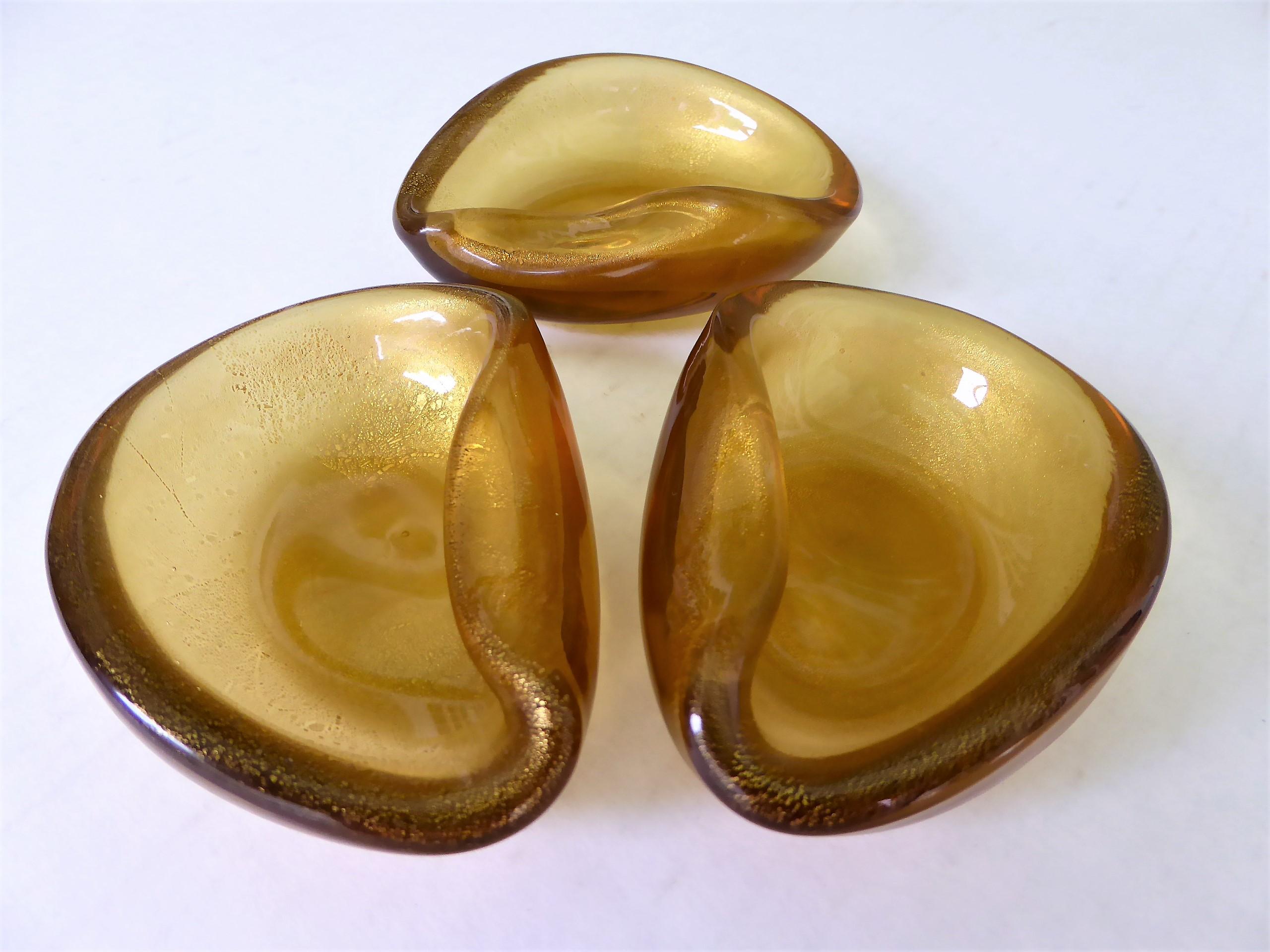 Blown Glass Italian Modern Set of 3 Gold Clam Shaped Murano Salt Cellars / Ashtrays, 1950s