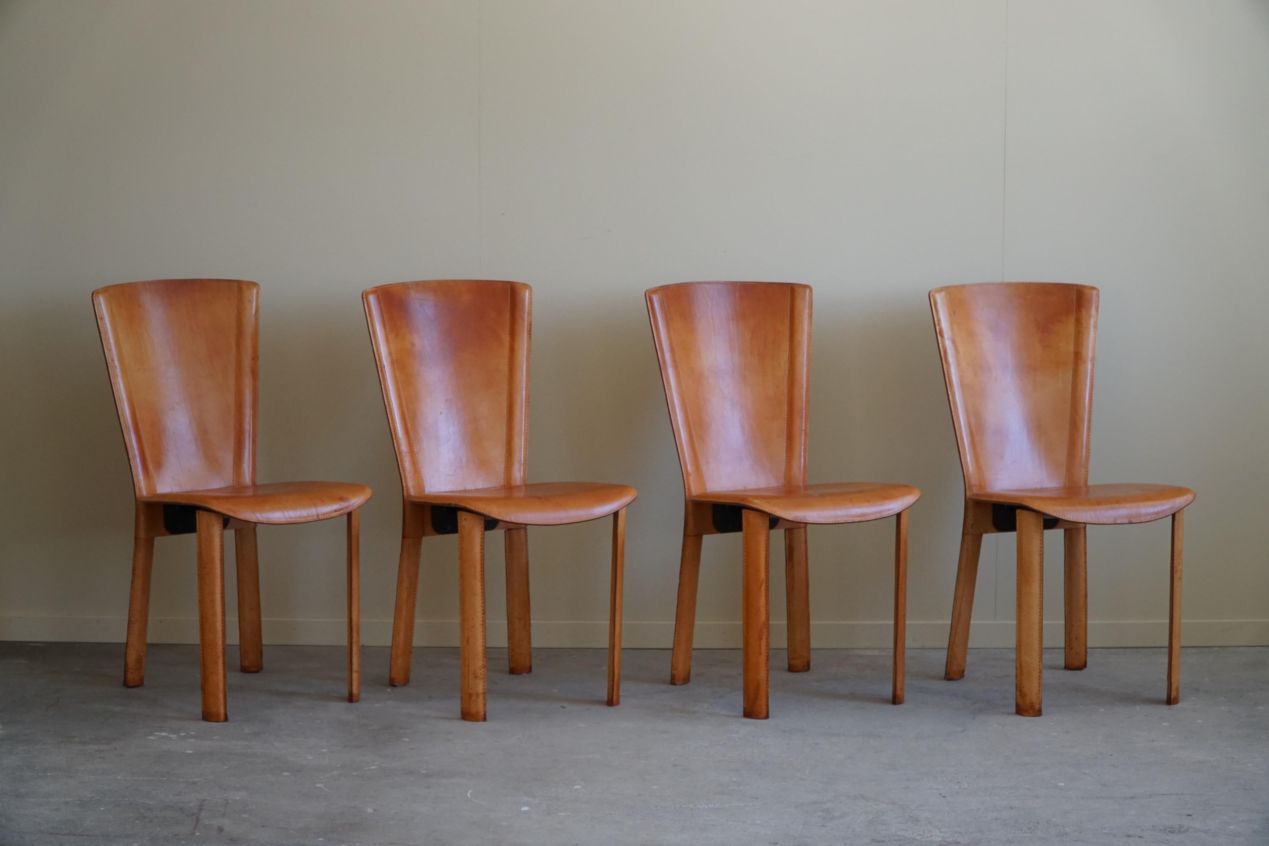 Italian Modern, Set of 4 Dining Chairs in Cognac Leather, Mario Bellini, 1970s 10