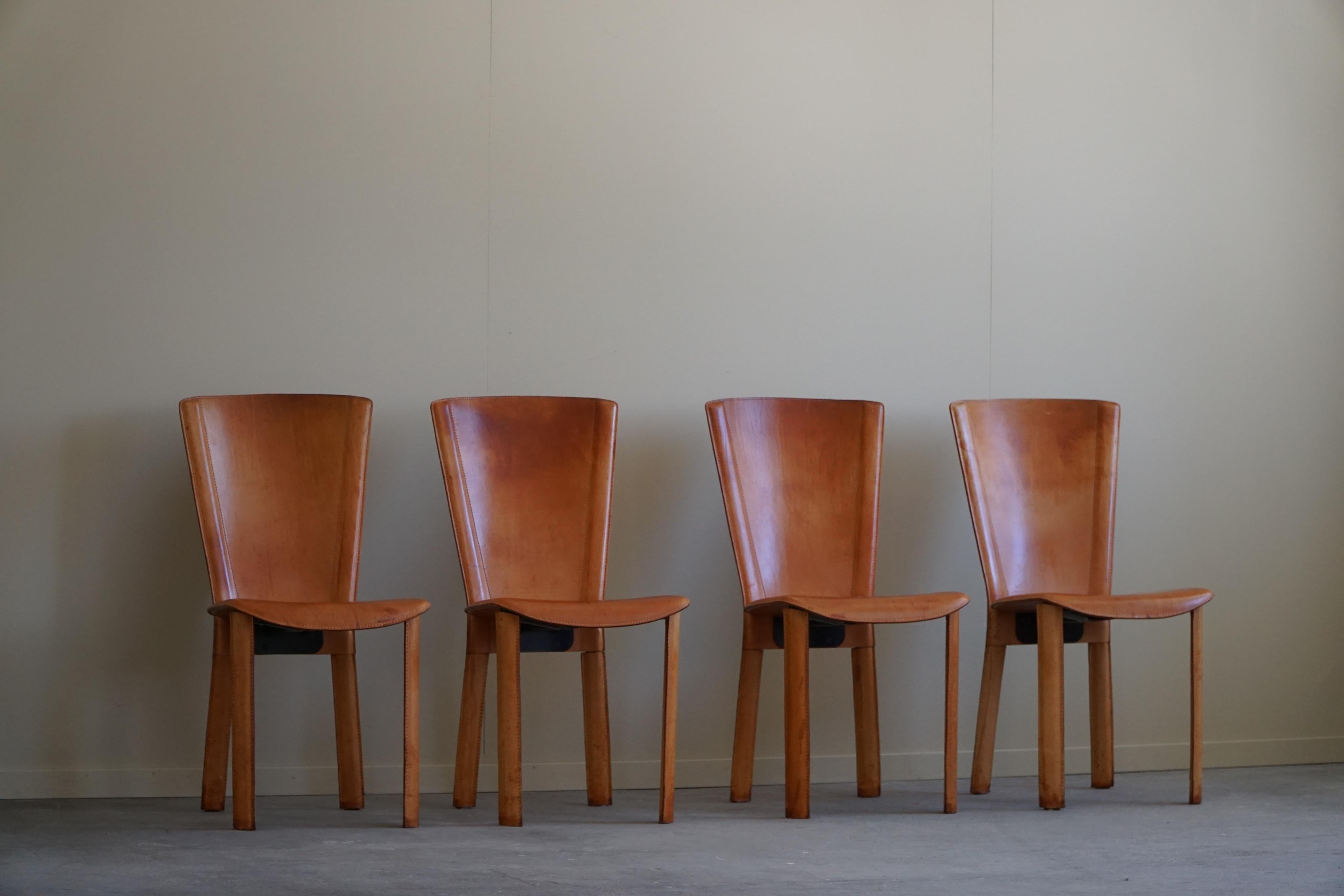 Italian Modern, Set of 4 Dining Chairs in Cognac Leather, Mario Bellini, 1970s 12