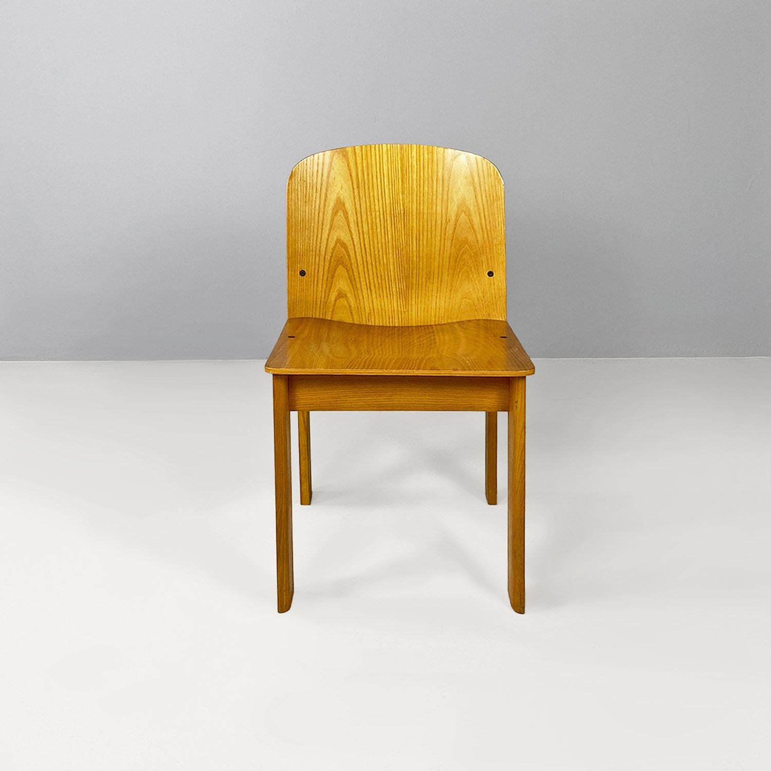 Modernes italienisches Set aus vier Massivholzstühlen, 1980er-Jahre im Zustand „Gut“ im Angebot in MIlano, IT