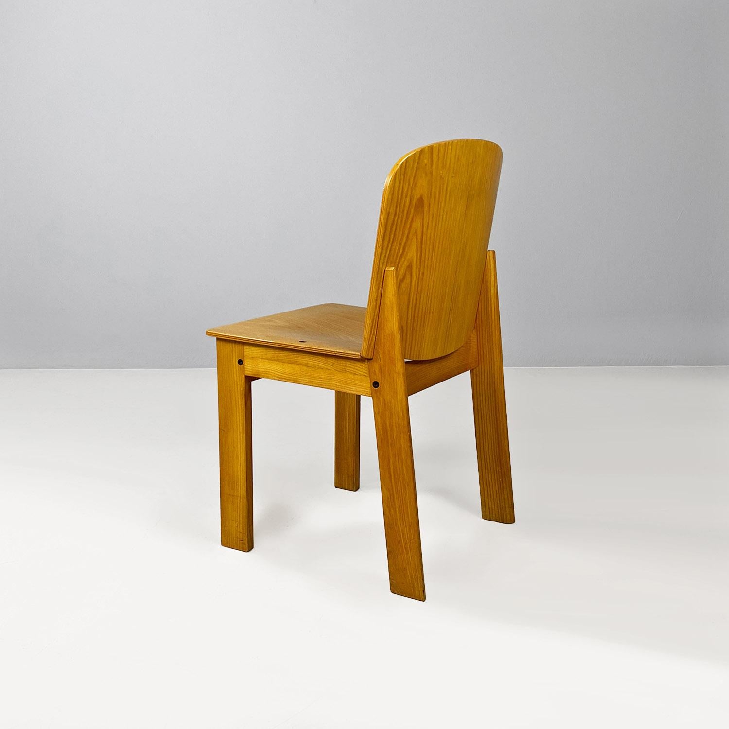 Ensemble moderne italien de quatre chaises en bois massif, années 1980 en vente 1