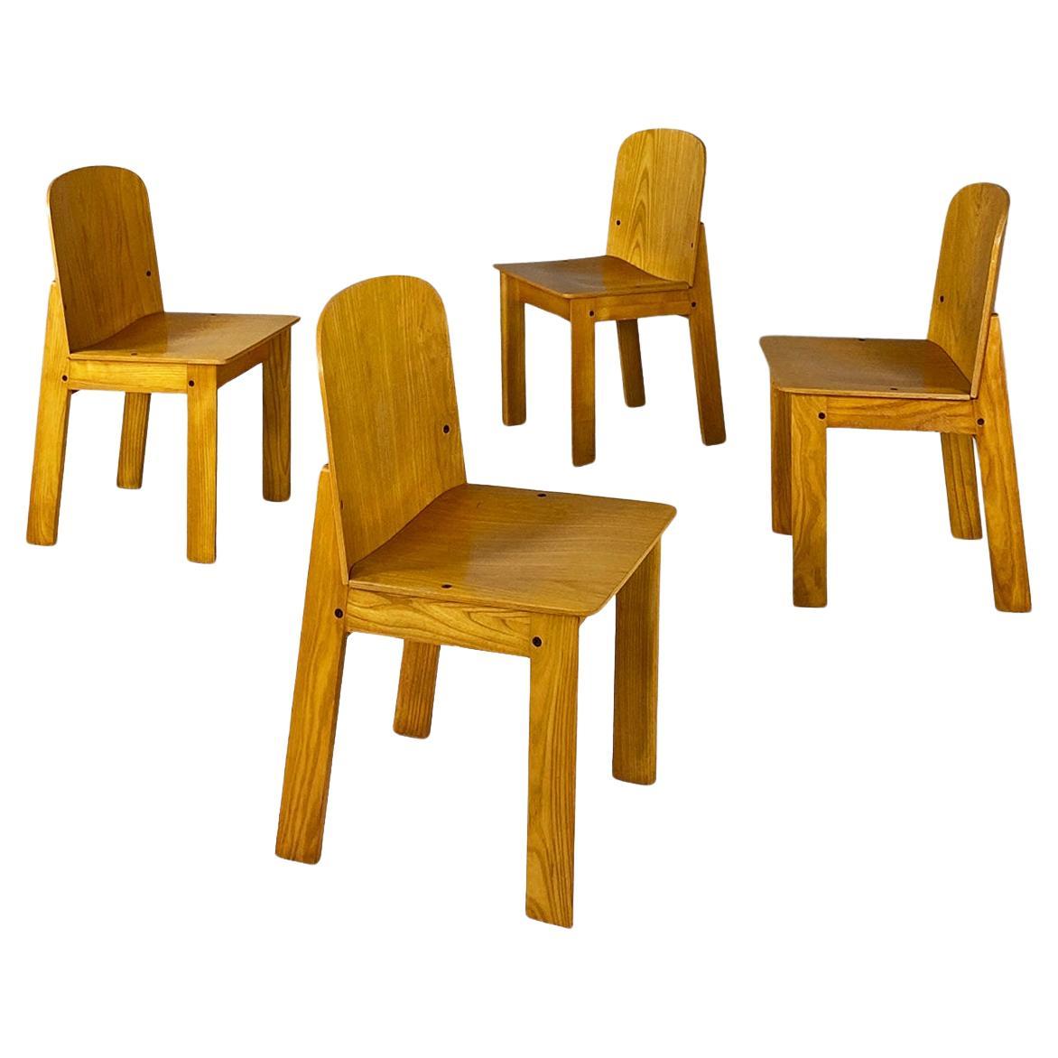 Ensemble moderne italien de quatre chaises en bois massif, années 1980 en vente