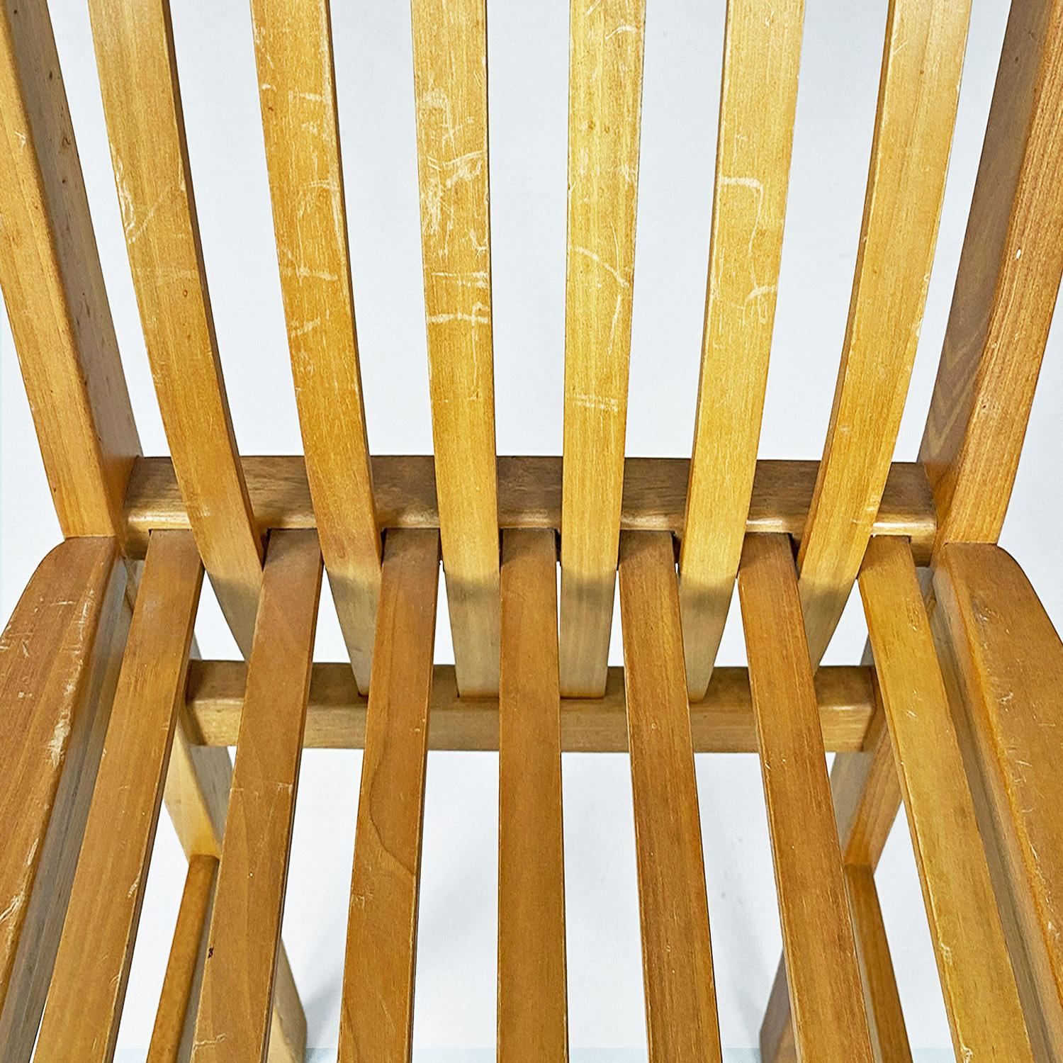 Ensemble moderne italien de quatre chaises Milano en bois par Aldo Rossi pour Molteni, 1987 en vente 5