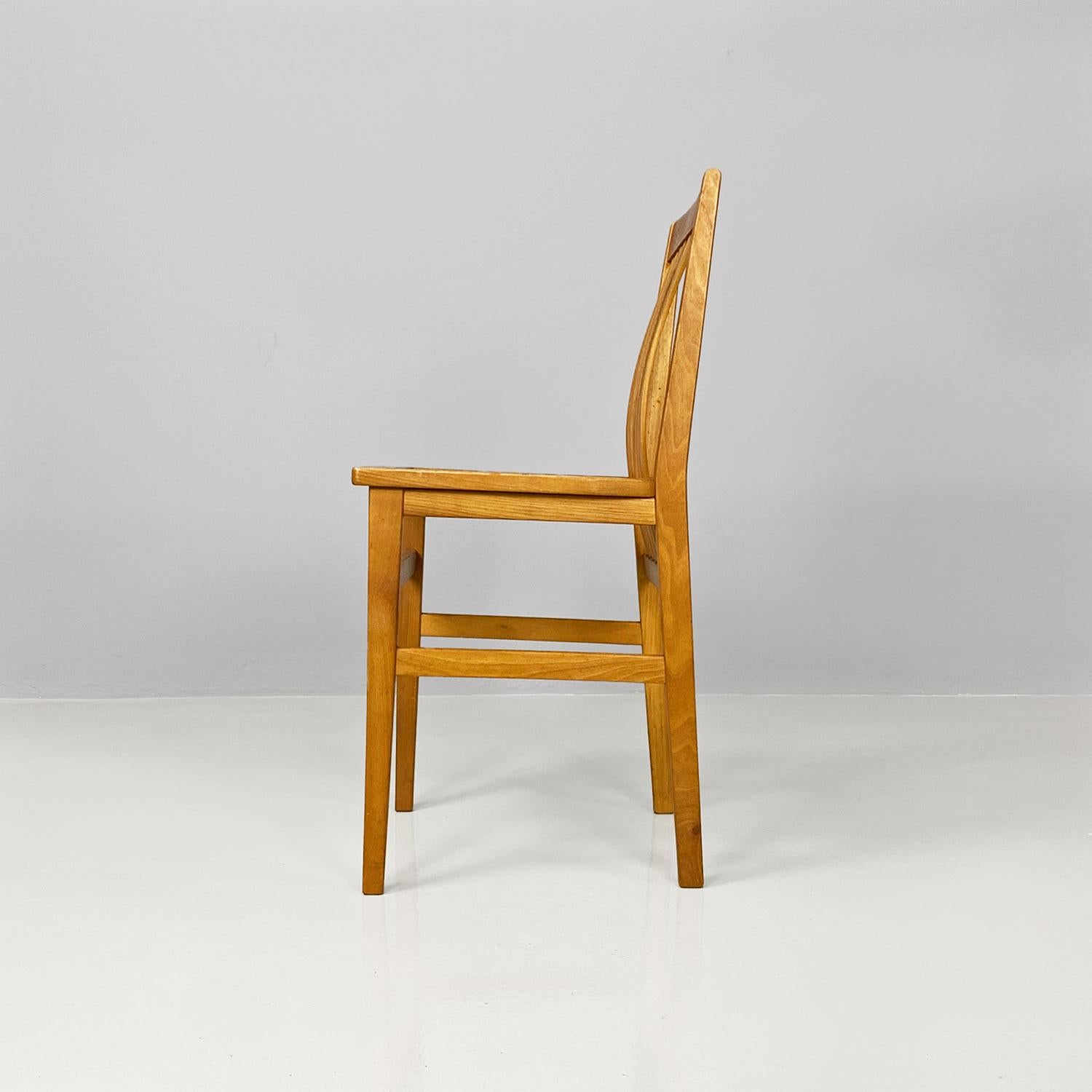 Bois Ensemble moderne italien de quatre chaises Milano en bois par Aldo Rossi pour Molteni, 1987 en vente