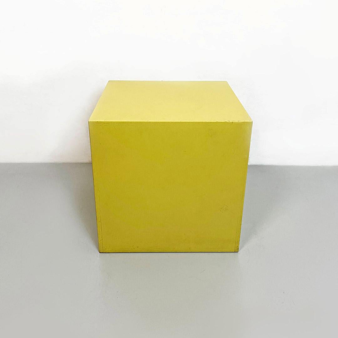 Italian Modern Set of Three Acid Green Wood Cube Coffee Tables or Bedsides 1990s 4