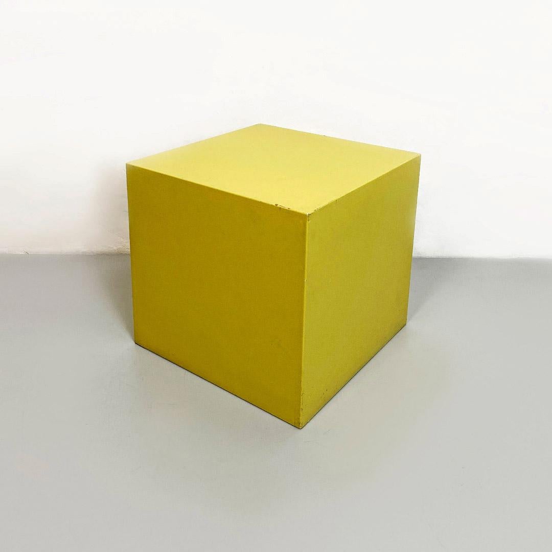 Italian Modern Set of Three Acid Green Wood Cube Coffee Tables or Bedsides 1990s 5