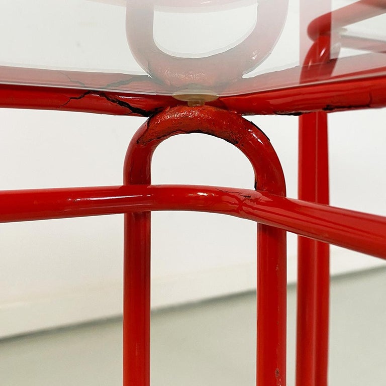 Italian Modern Set of Three Red Metal and Transparent Glass Coffee Tables, 1980s For Sale 4