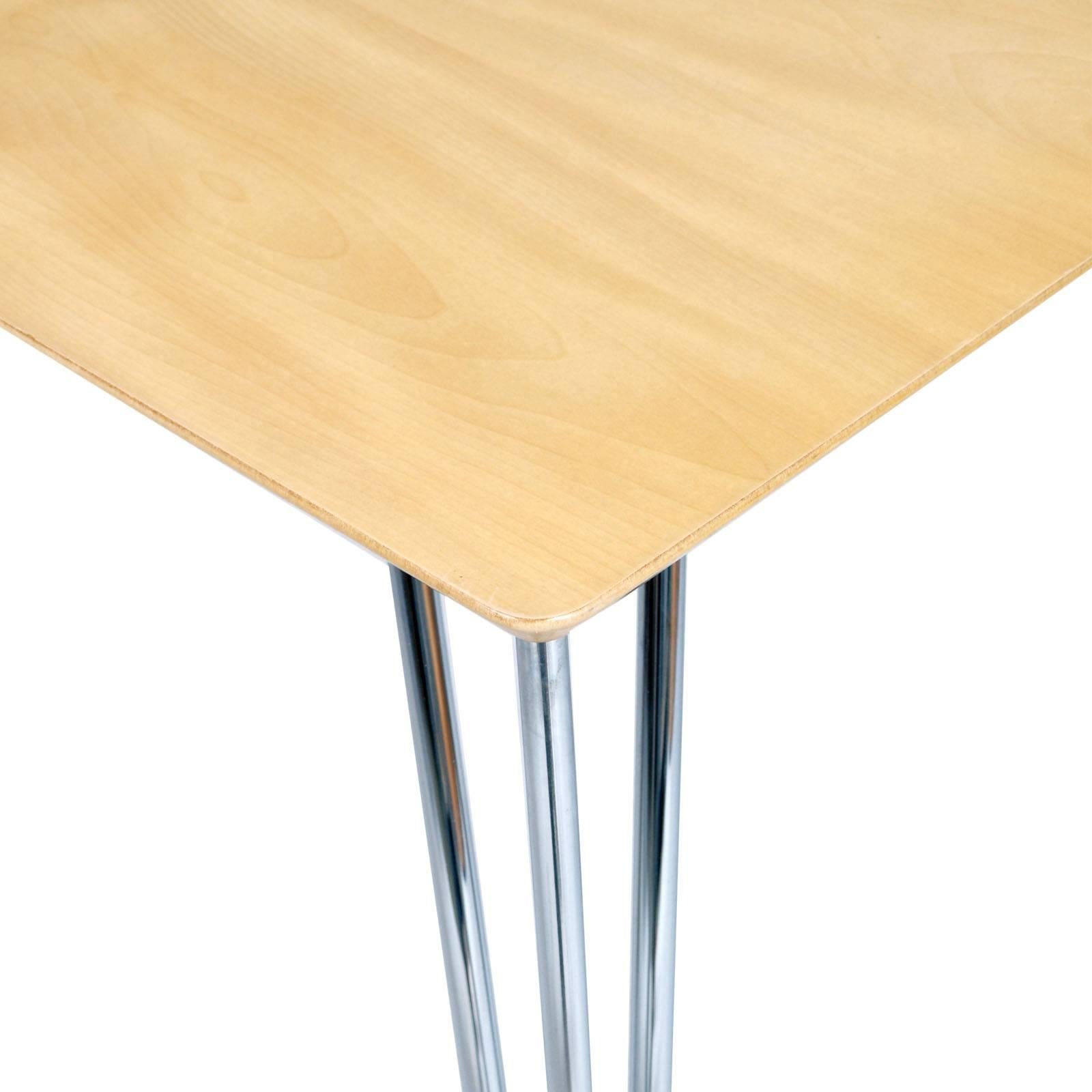 Modernes italienisches Set aus den 2000er Jahren, Tisch von Piero Lissoni, Stühle Connubia von Calligaris (Stahl) im Angebot