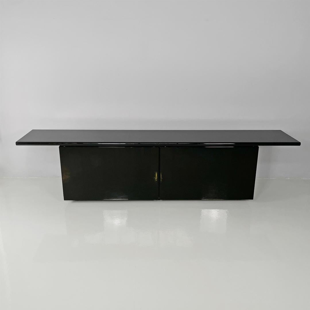 Italian modern Sheraton sideboard By Stoppino Acerbis for Acerbis, 1980s In Good Condition For Sale In MIlano, IT