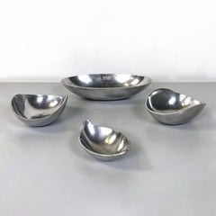 Ensemble de bols de service modernes italiens en métal argenté par La Rinascente, années 1990