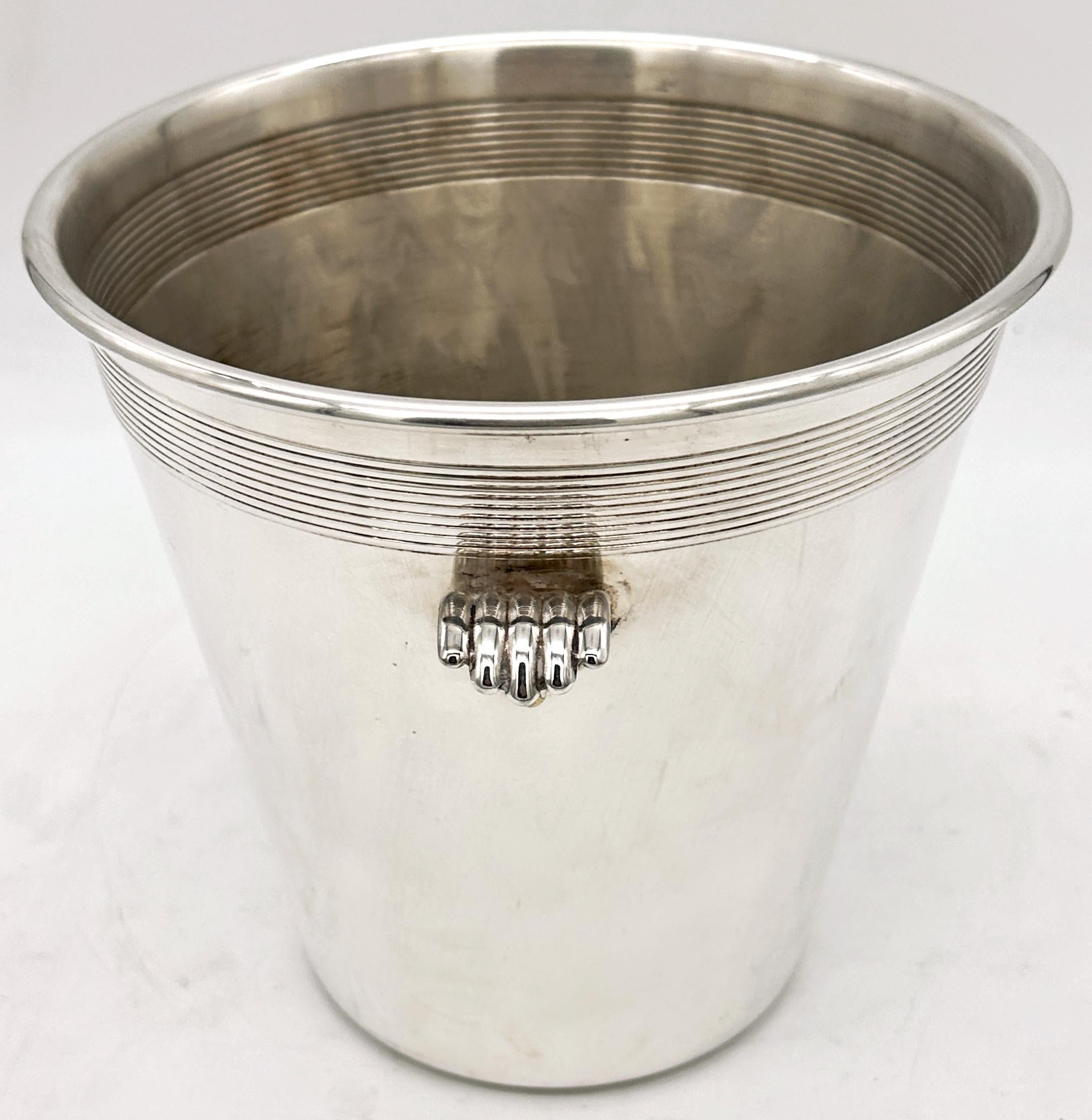 Moderna Cubitera de Vino/Champán Italiana de Doble Asa Plateada Grabado en venta