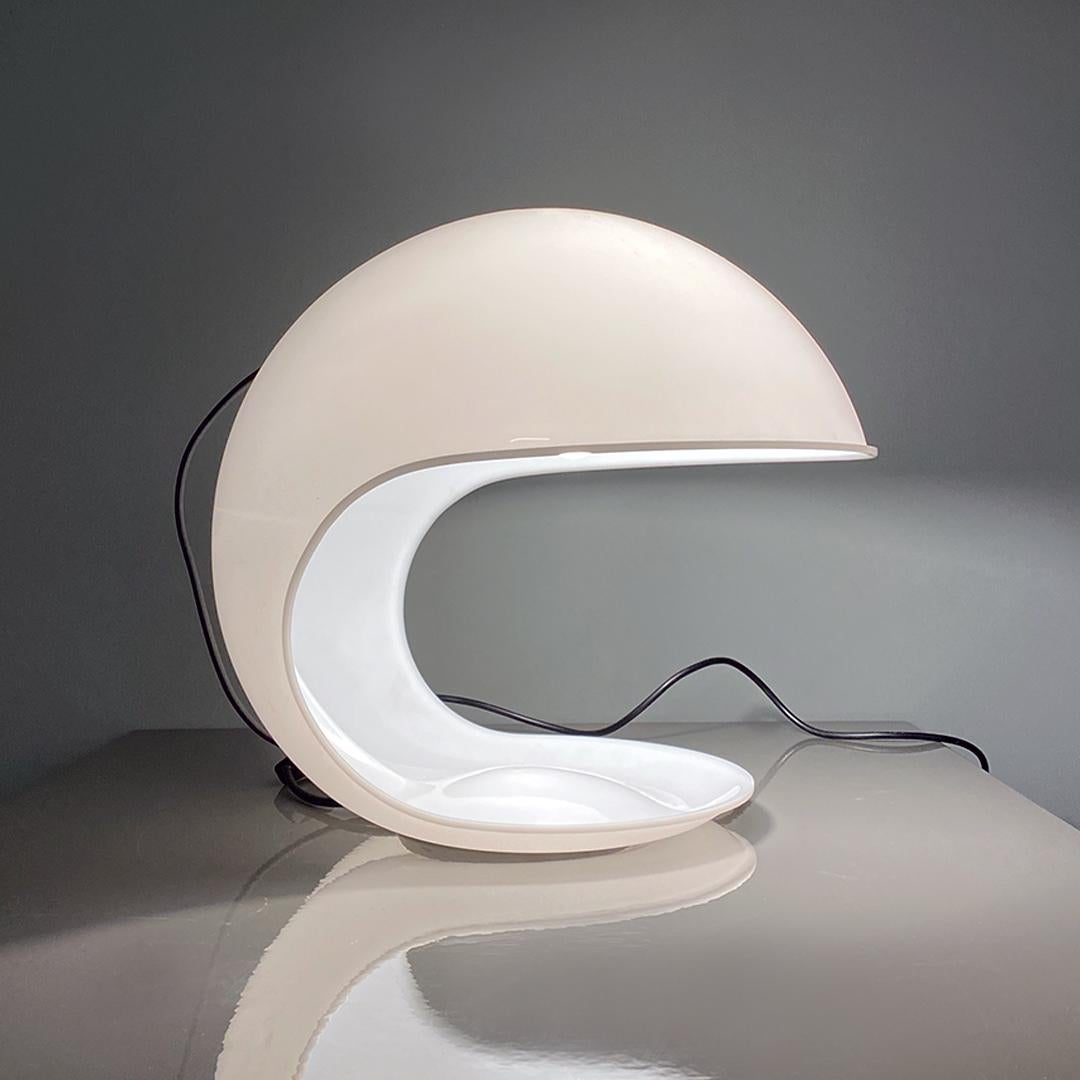 Italian Modern Single White Plastic Shell Foglia Lamp by Elio Martinelli, 1970s 11
