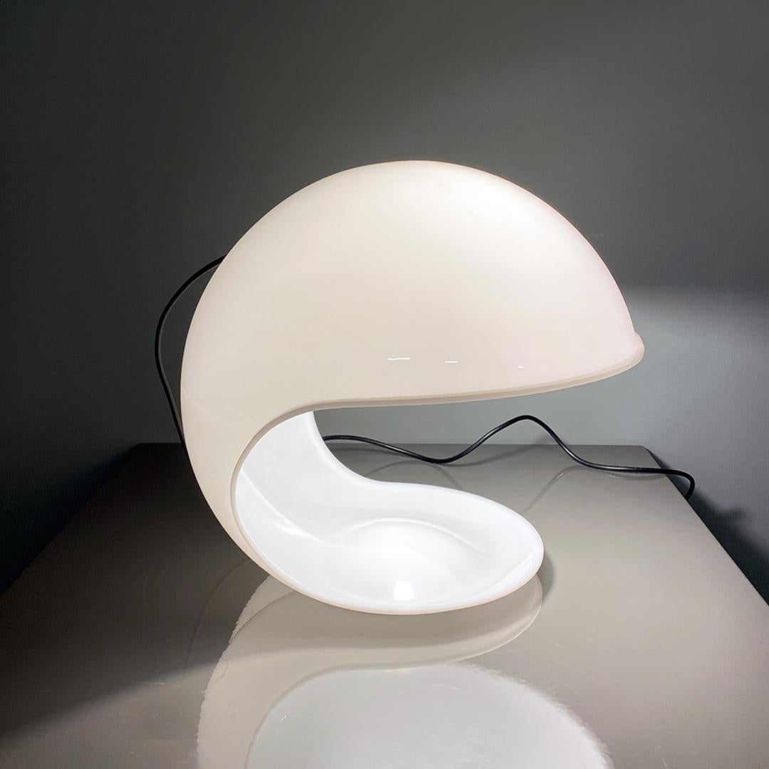 Italian Modern Single White Plastic Shell Foglia Lamp by Elio Martinelli, 1970s 12
