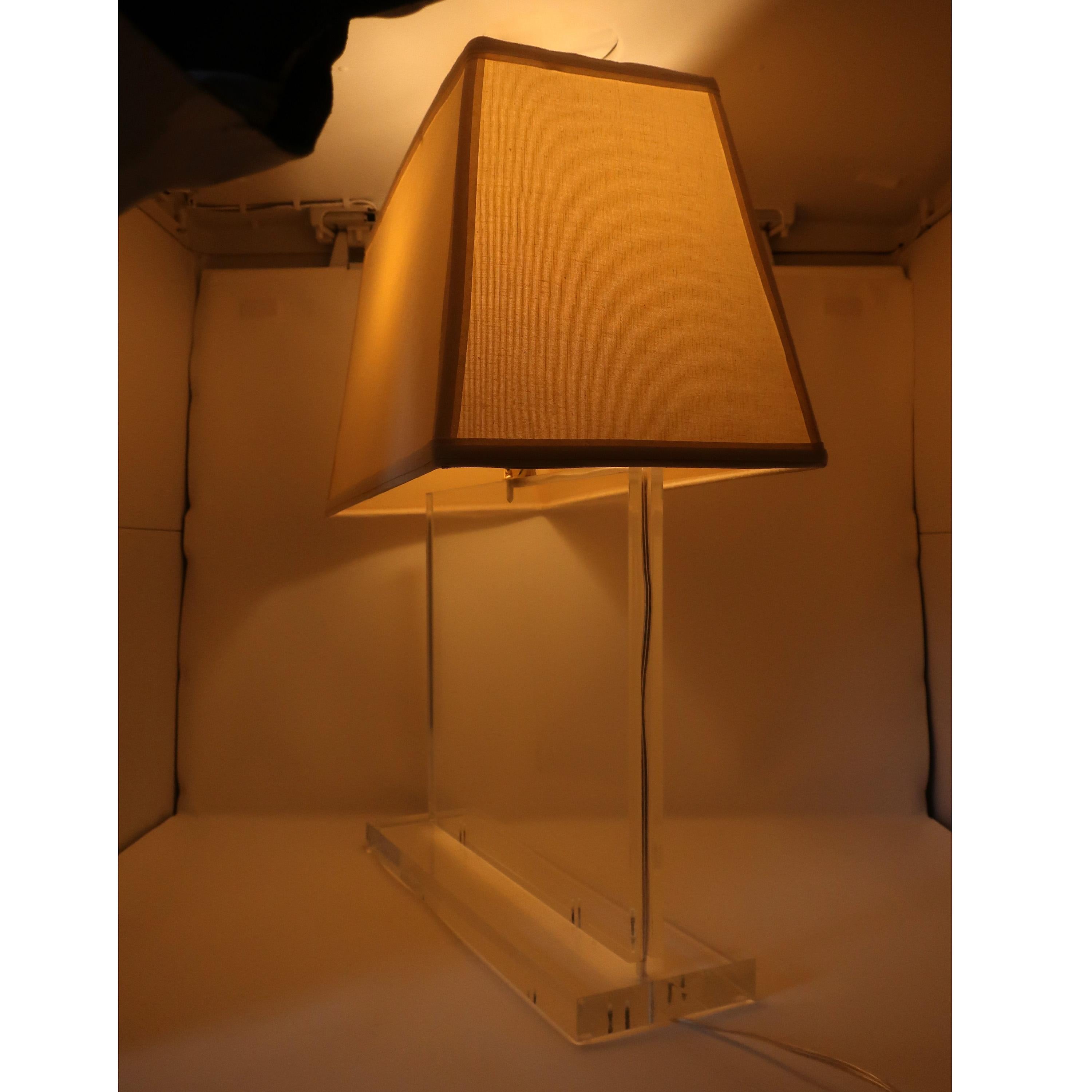 Italian Modern Slim Lucite Table Lamp by Primo 6