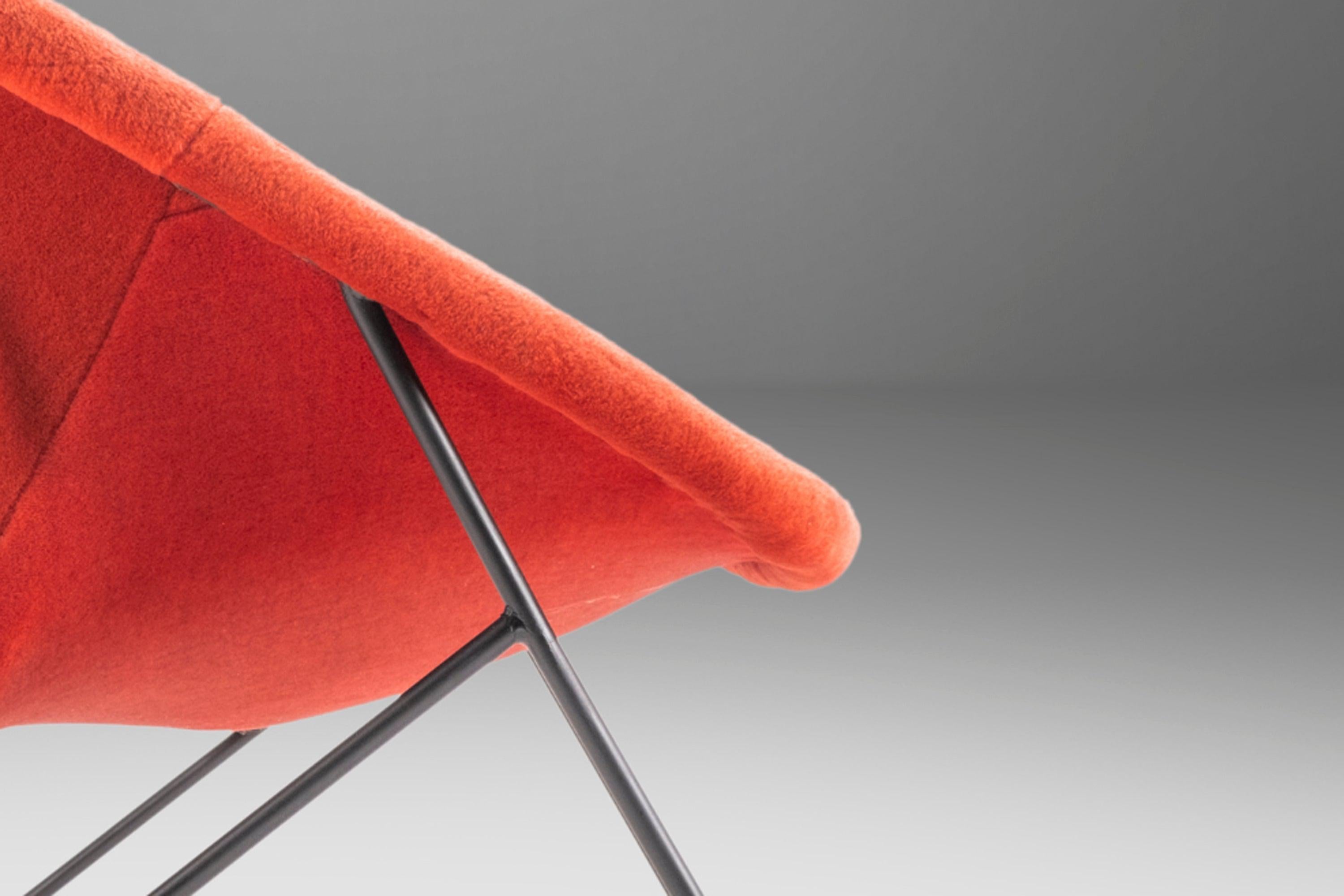 Canapé à franges moderne italien avec cadre en fer et tapisserie rouge d'origine, vers 1970 en vente 5