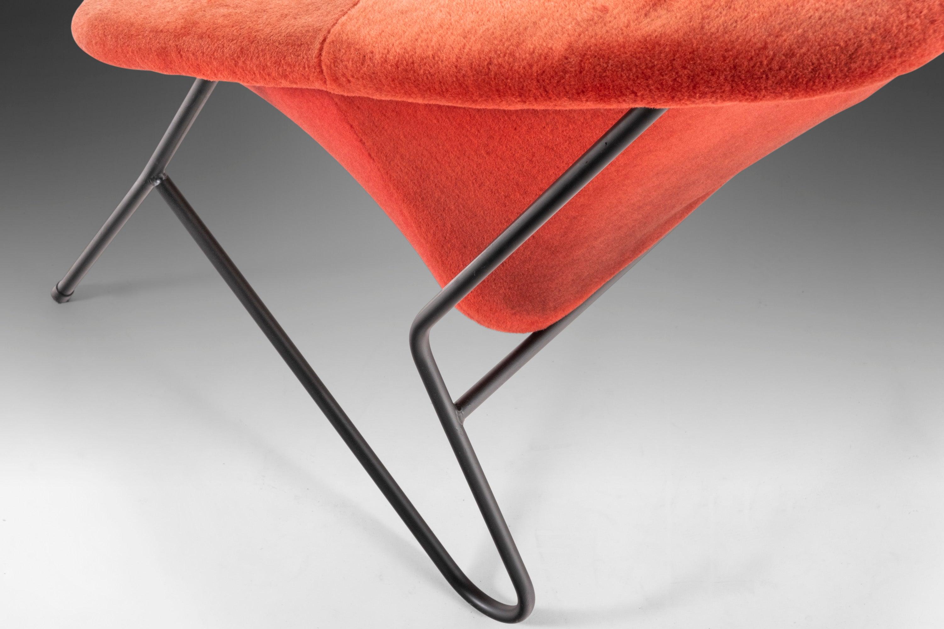 Canapé à franges moderne italien avec cadre en fer et tapisserie rouge d'origine, vers 1970 en vente 1