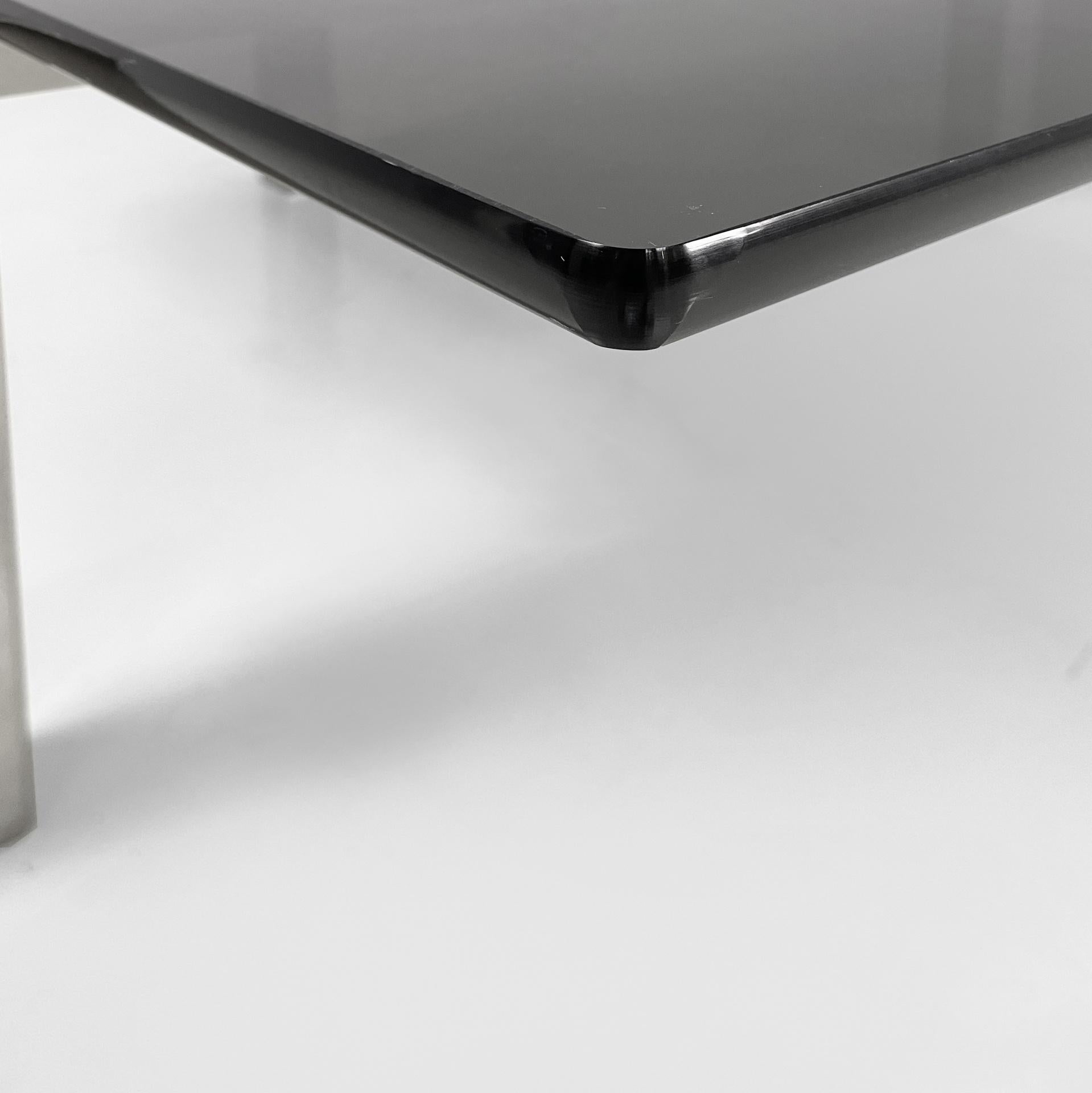 Table basse moderne italienne en verre fumé et acier par Formanova, années 1970. Bon état - En vente à MIlano, IT